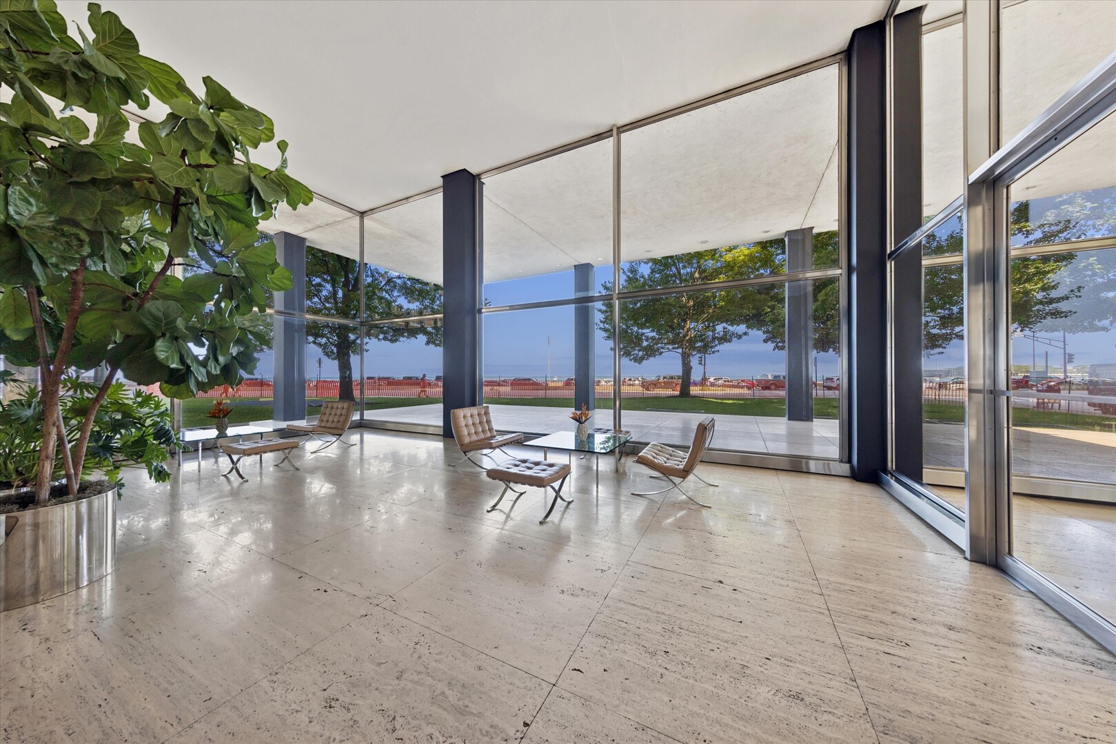 860 N Lake Shore Drive #8M, Chicago, IL 60611