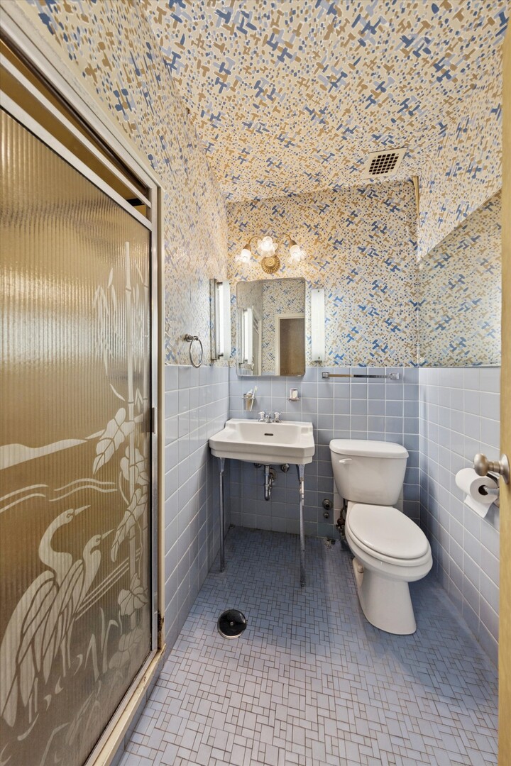 860 N Lake Shore Drive #8M, Chicago, IL 60611
