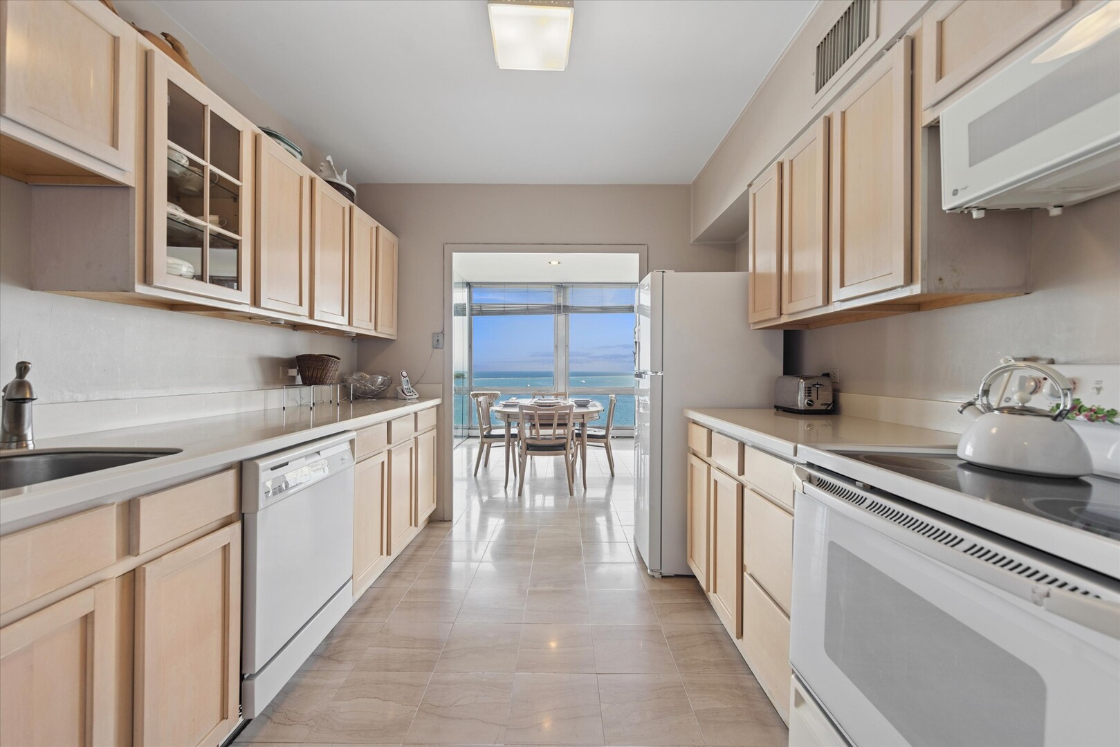 860 N Lake Shore Drive #8M, Chicago, IL 60611