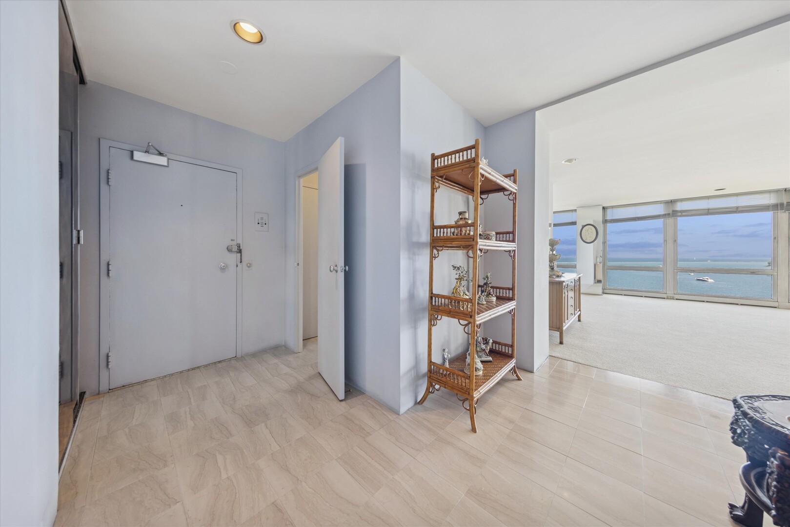 860 N Lake Shore Drive #8M, Chicago, IL 60611