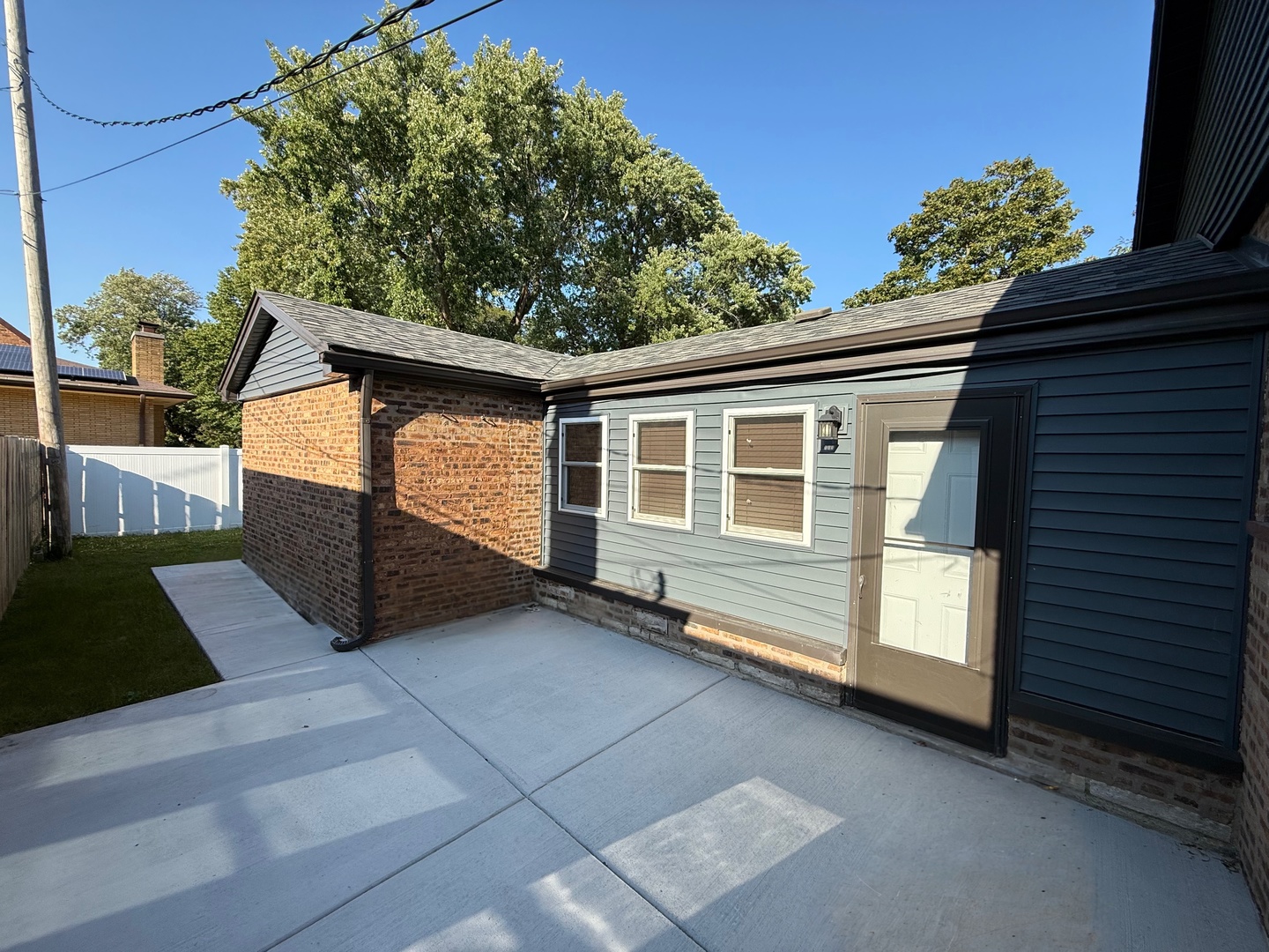 9858 S Millard Avenue, Evergreen Park, IL 60805