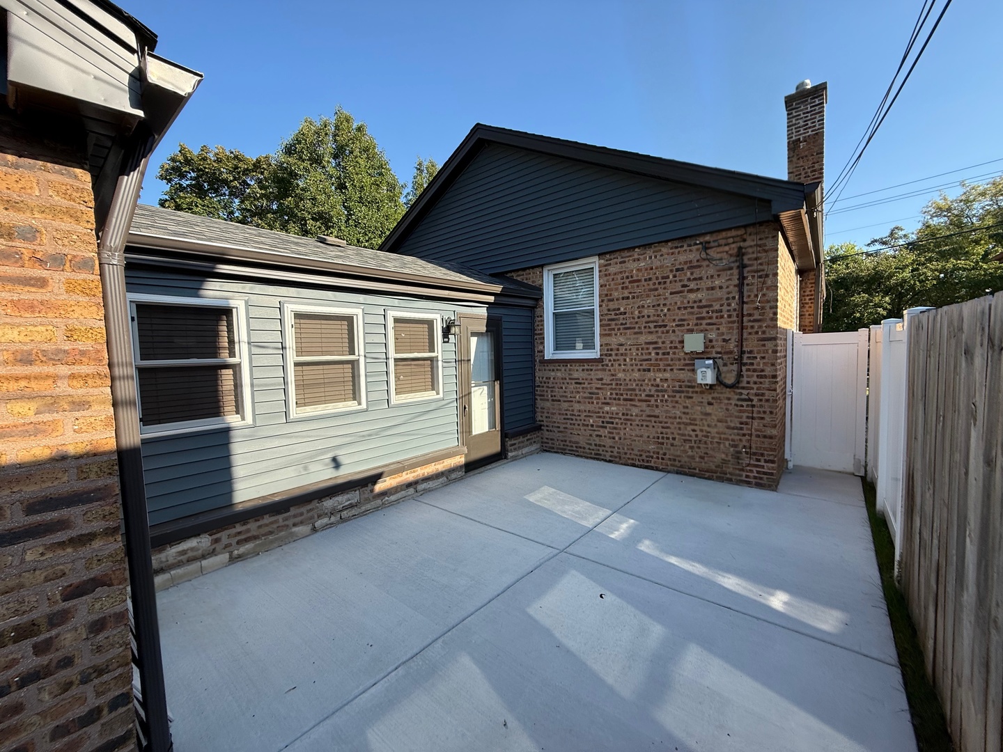 9858 S Millard Avenue, Evergreen Park, IL 60805