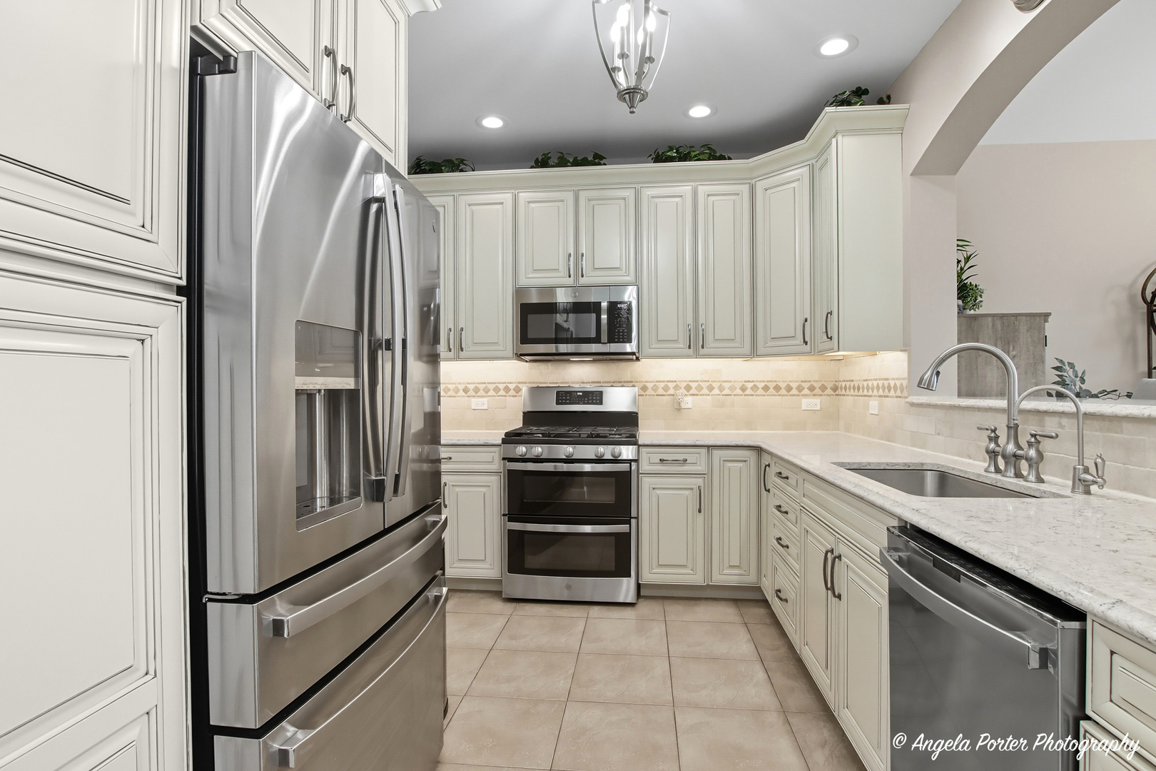 1020 Inverness Drive, Antioch, IL 60002