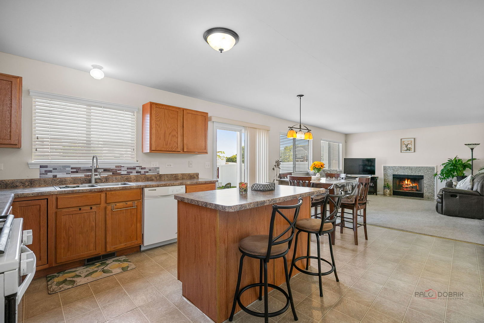 2413 Michael Avenue, Zion, IL 60099