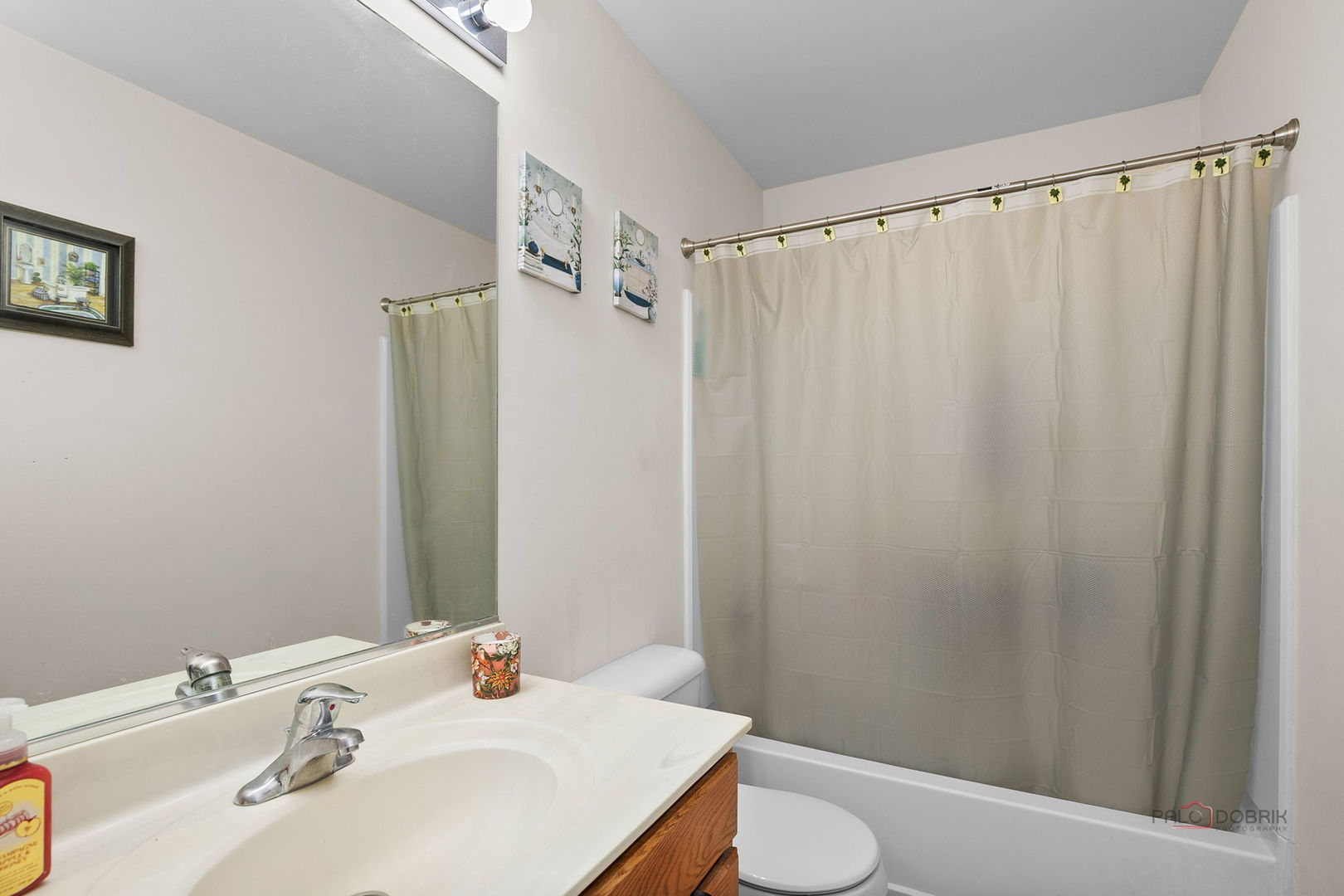 2413 Michael Avenue, Zion, IL 60099