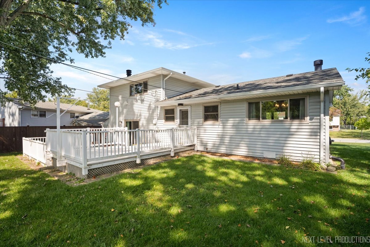 3011 Scenicwood Lane, Woodridge, IL 60517