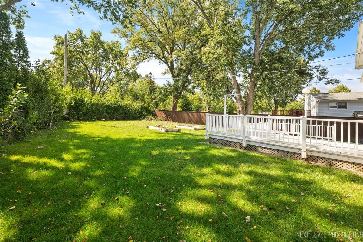 3011 Scenicwood Lane, Woodridge, IL 60517