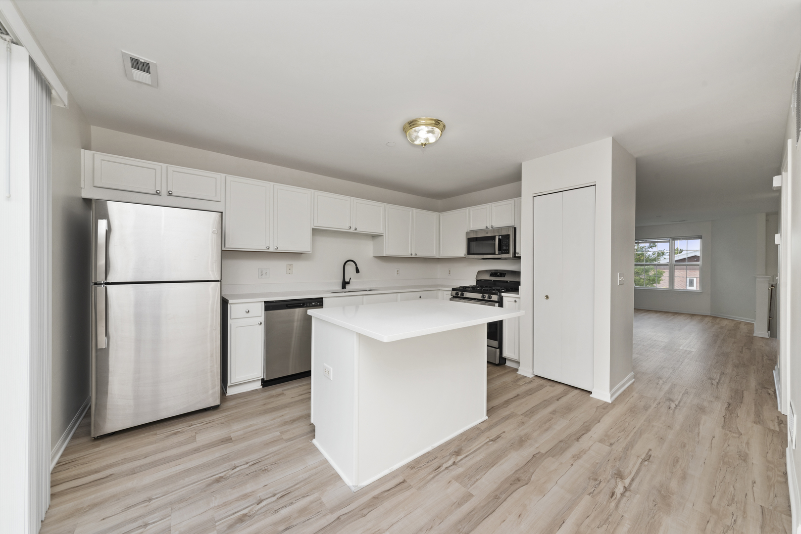 1397 CAROLYN Court #1397, Yorkville, IL 60560