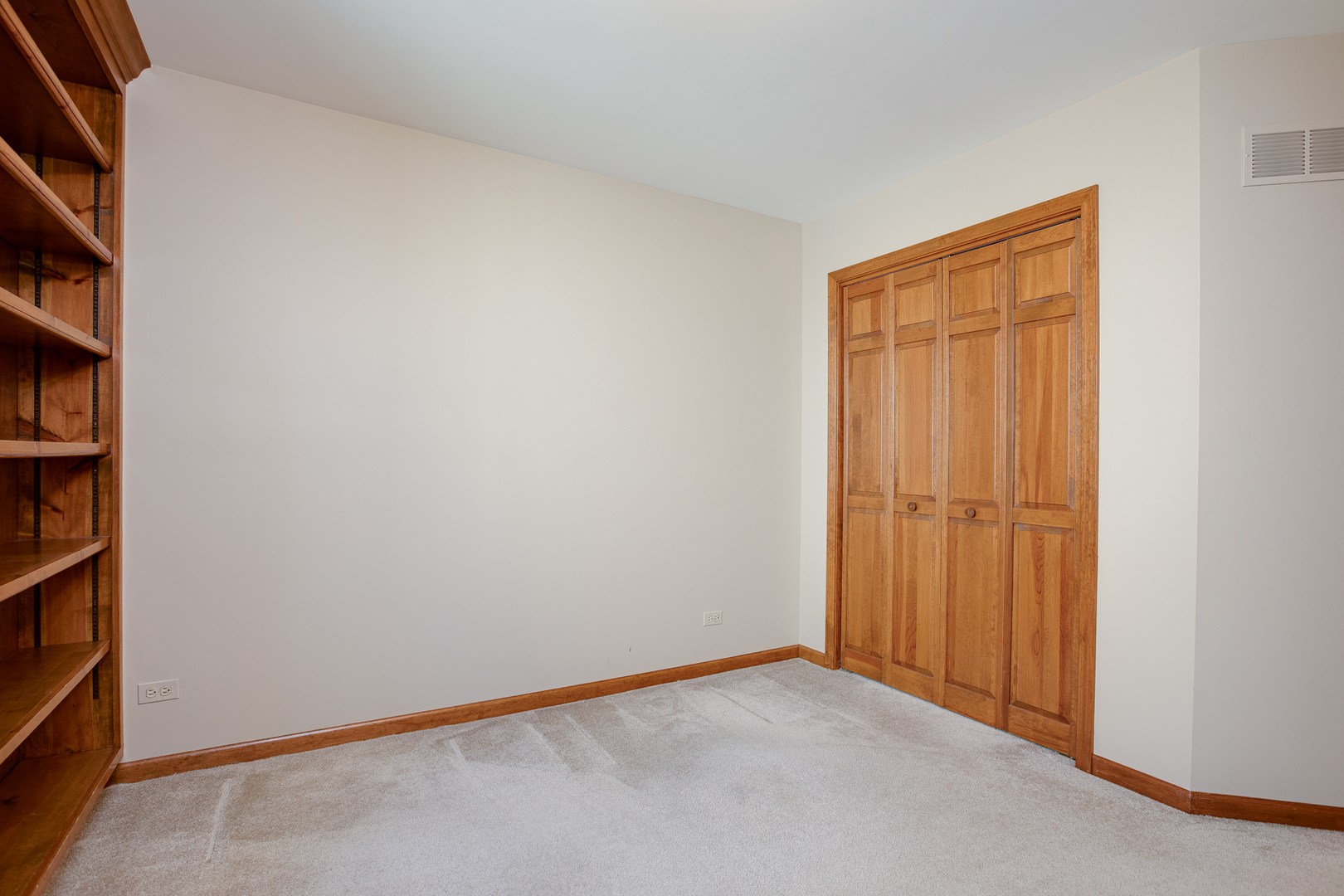 27W277 Waterford Drive, Winfield, IL 60190