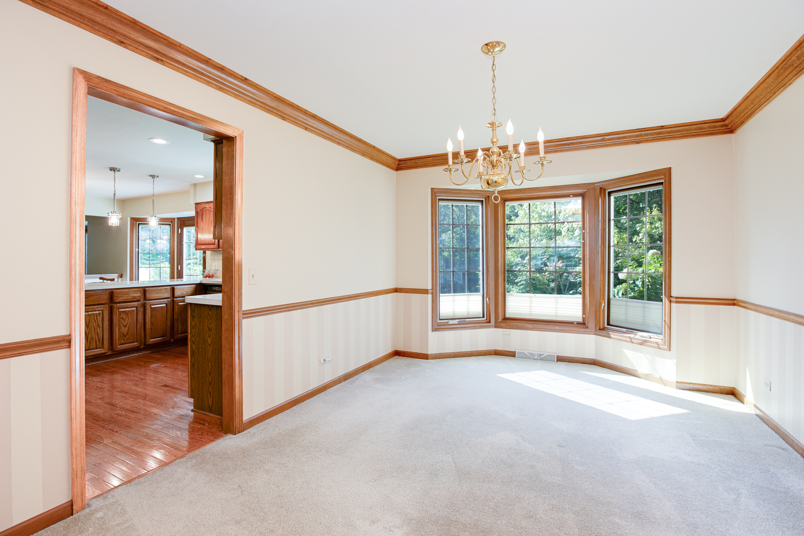 27W277 Waterford Drive, Winfield, IL 60190