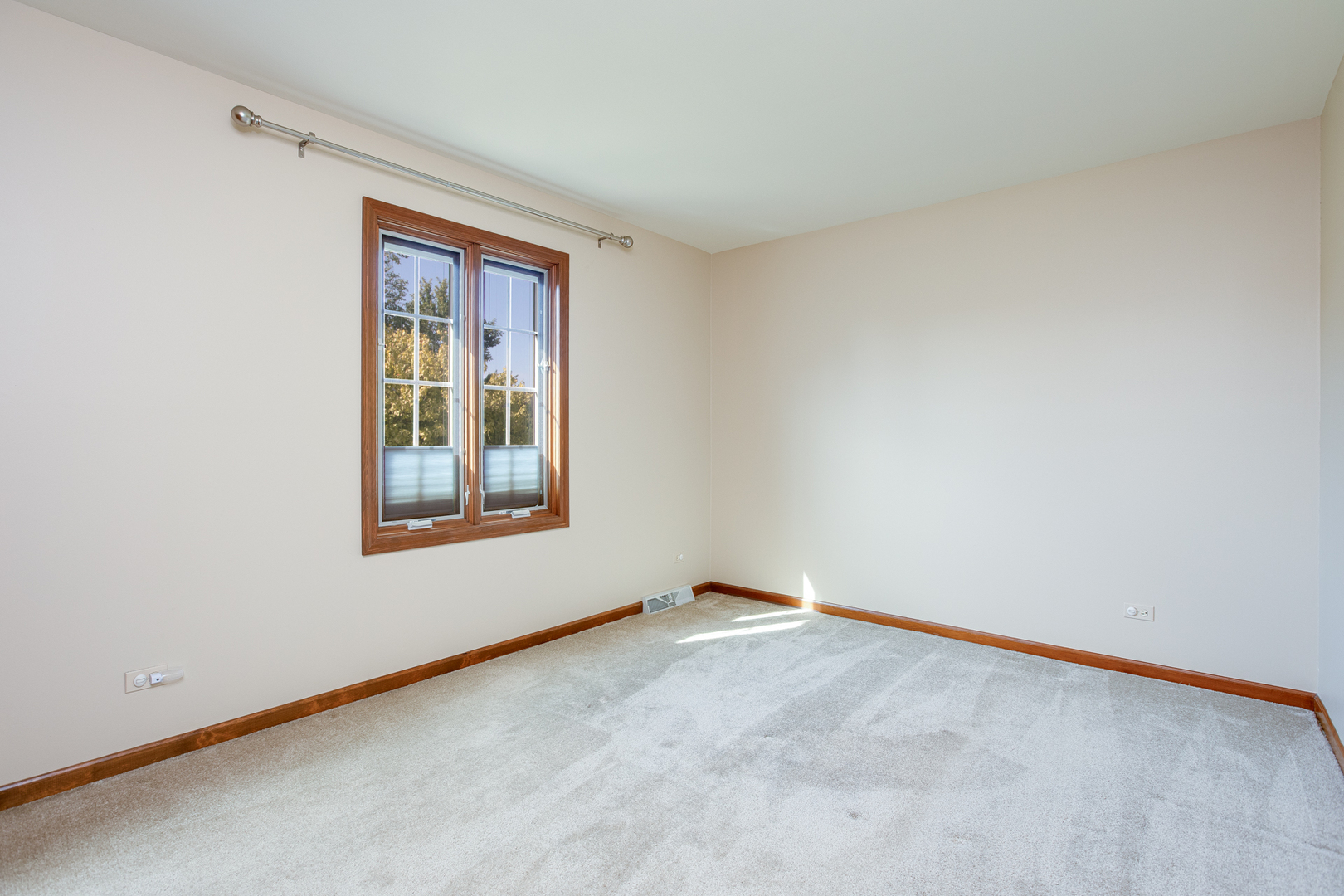 27W277 Waterford Drive, Winfield, IL 60190