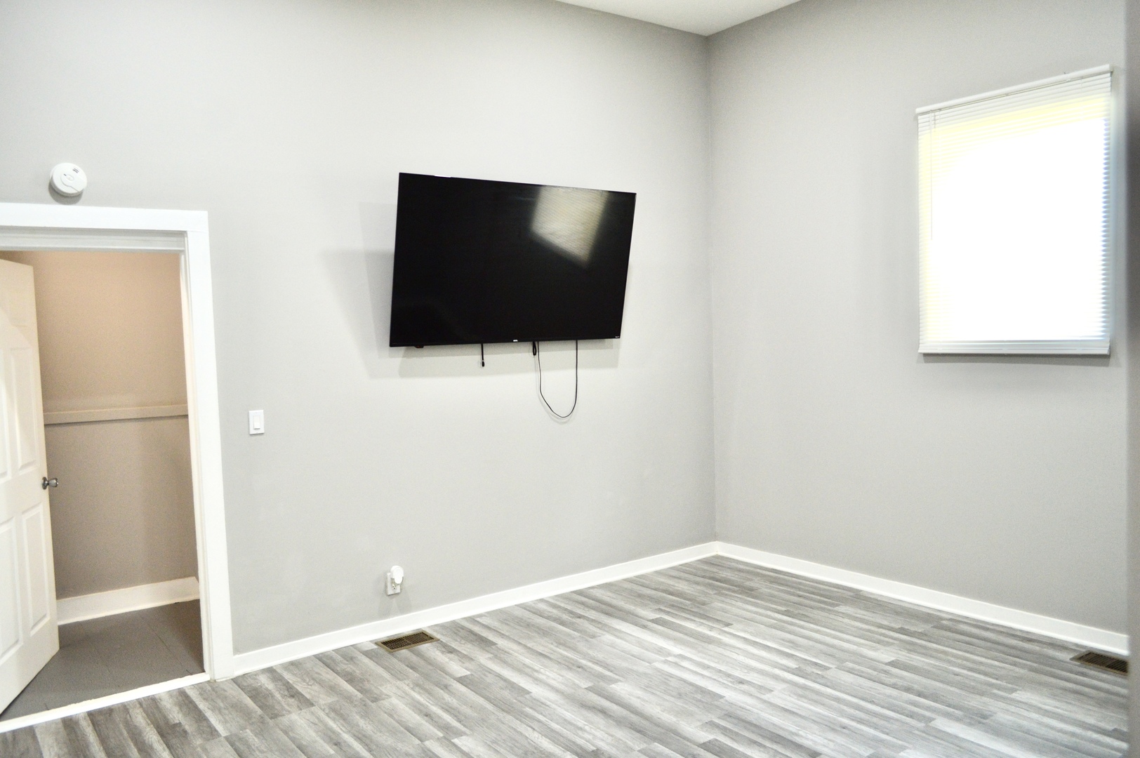 522 W 81st Street #1, Chicago, IL 60619