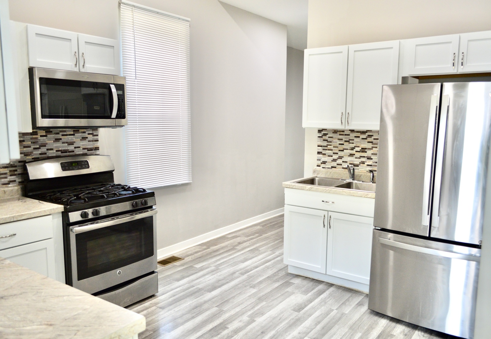 522 W 81st Street #1, Chicago, IL 60619
