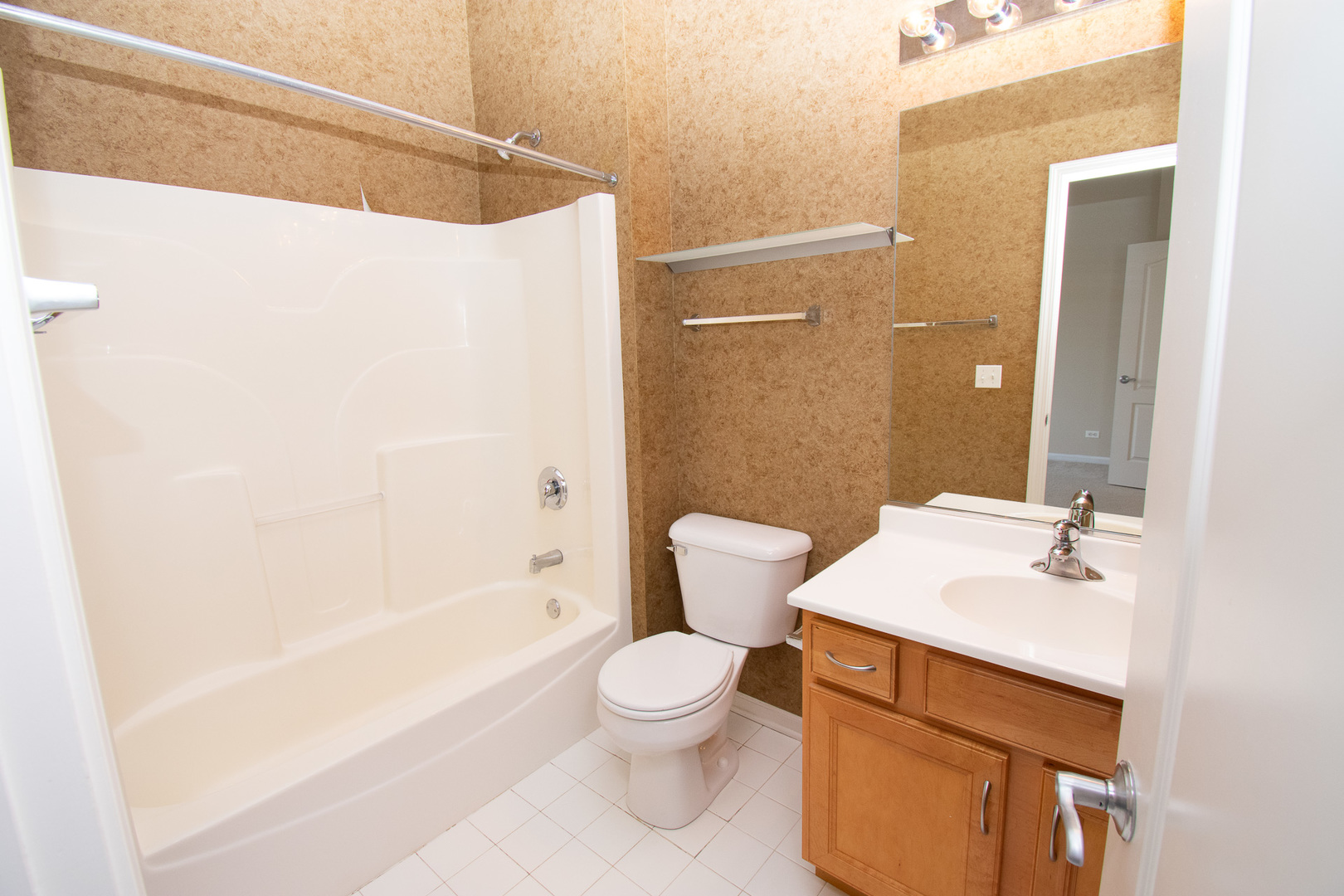 228 STATION PARK Circle, Grayslake, IL 60030