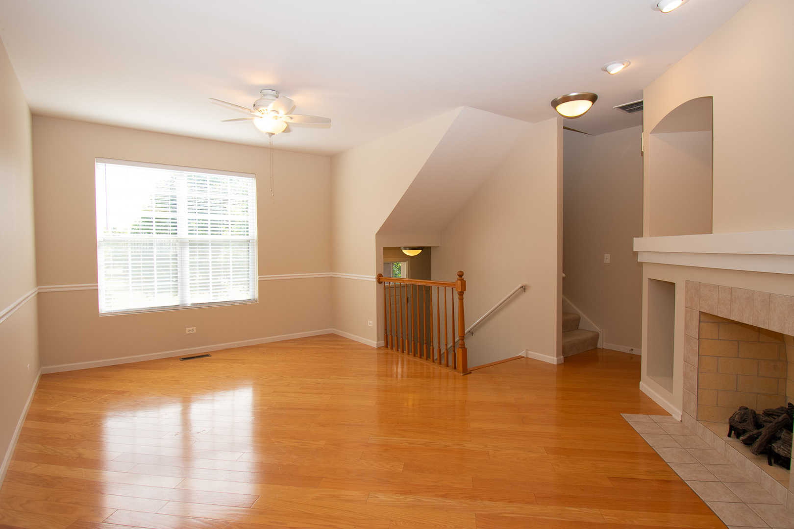 228 STATION PARK Circle, Grayslake, IL 60030