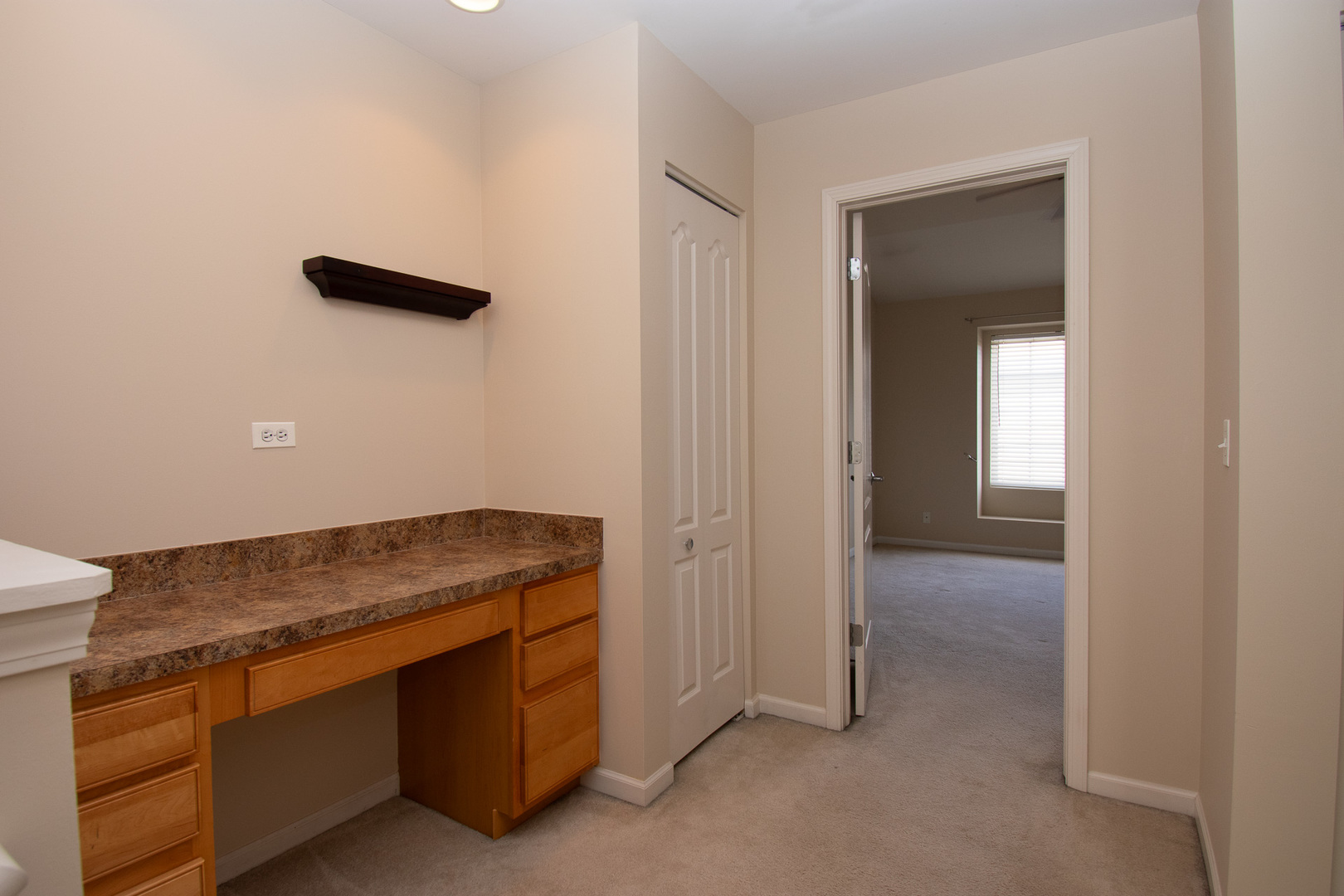 228 STATION PARK Circle, Grayslake, IL 60030