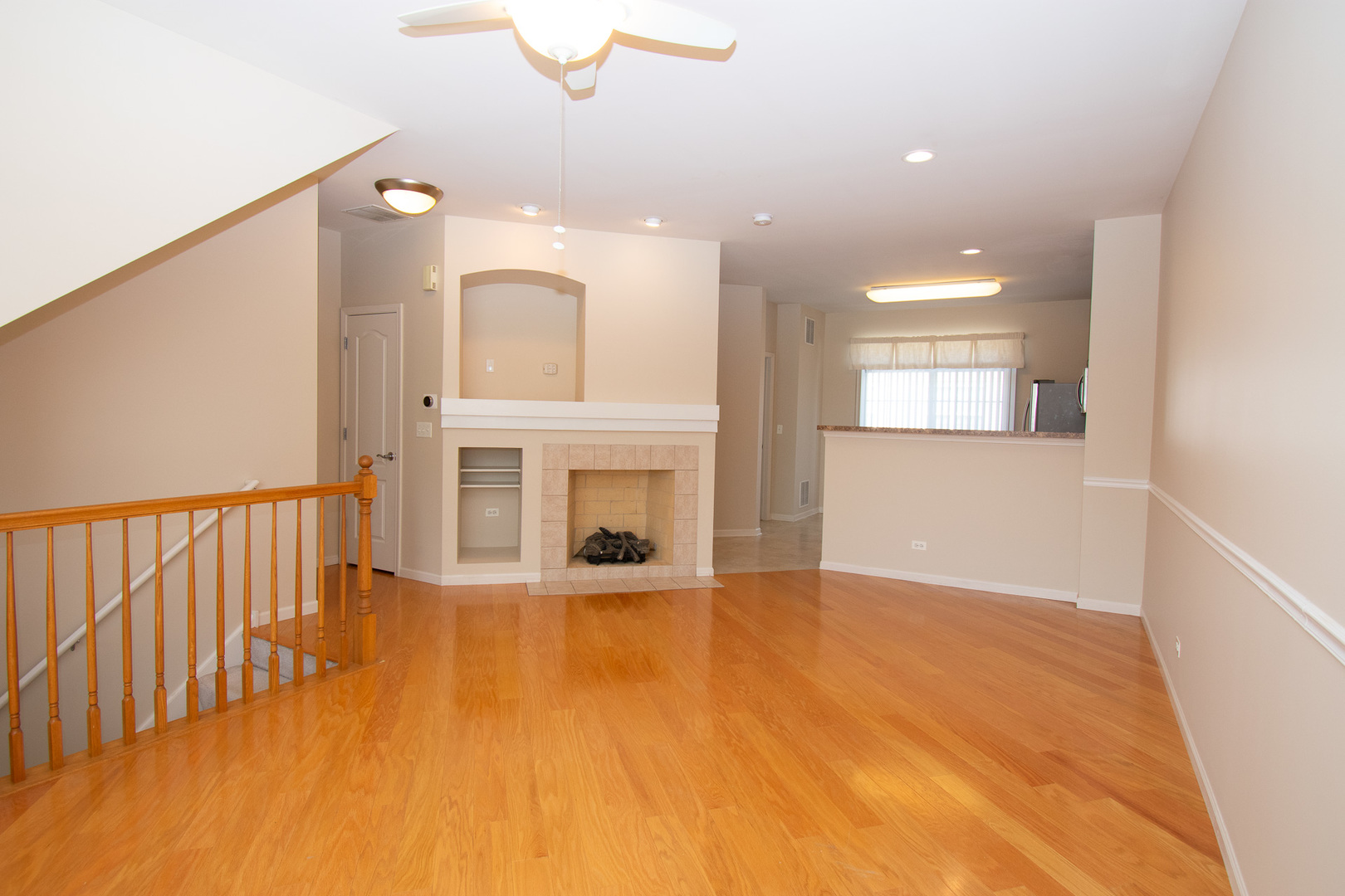 228 STATION PARK Circle, Grayslake, IL 60030