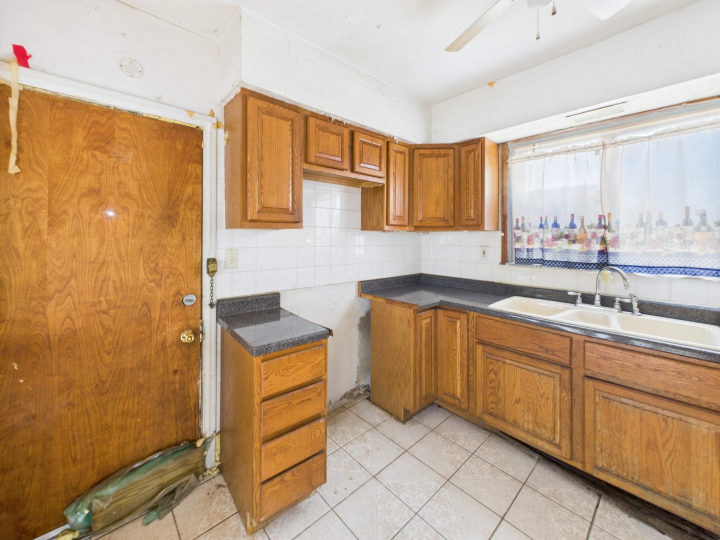 1812 S 20th Avenue, Maywood, IL 60153