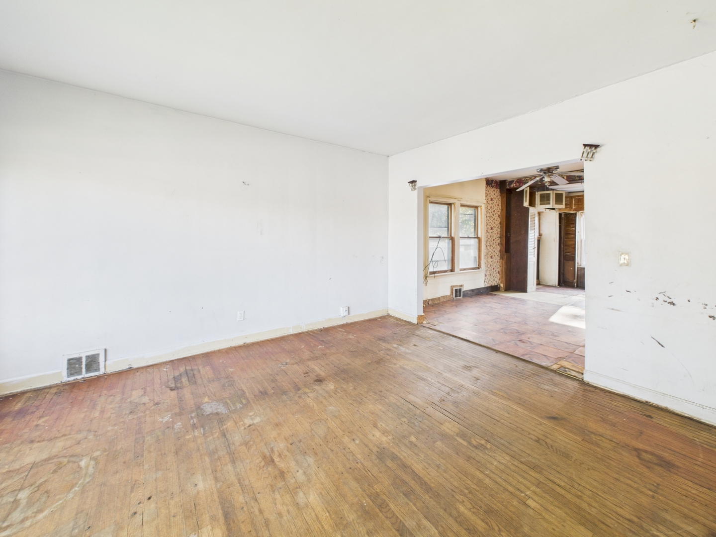 1812 S 20th Avenue, Maywood, IL 60153