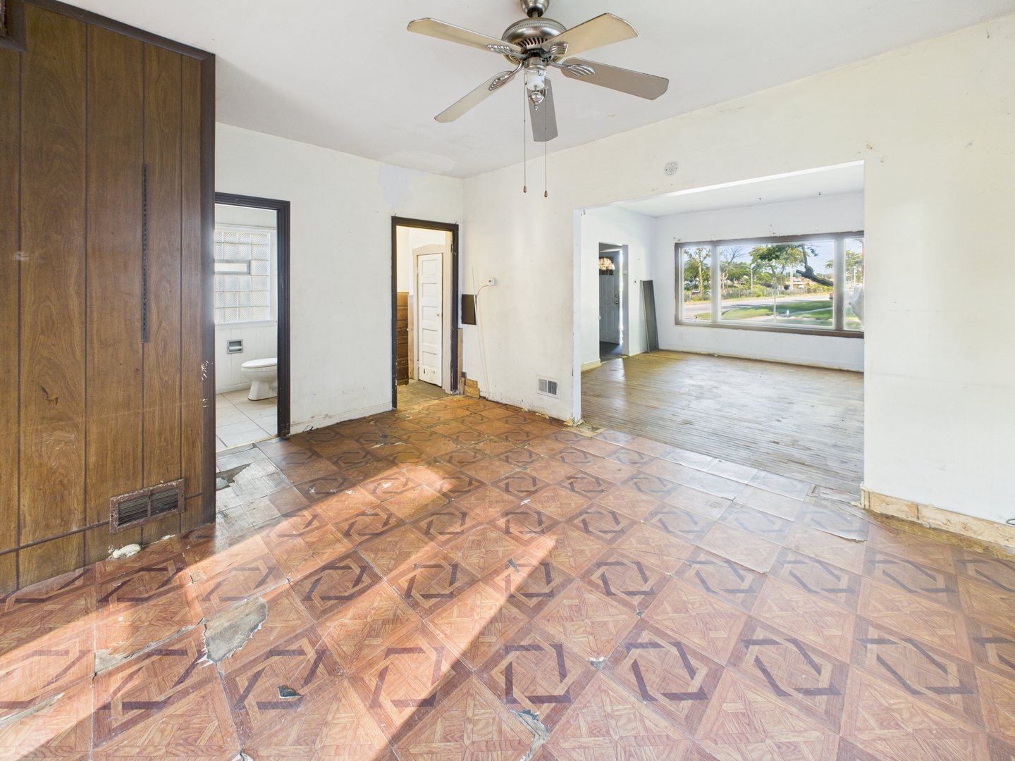 1812 S 20th Avenue, Maywood, IL 60153