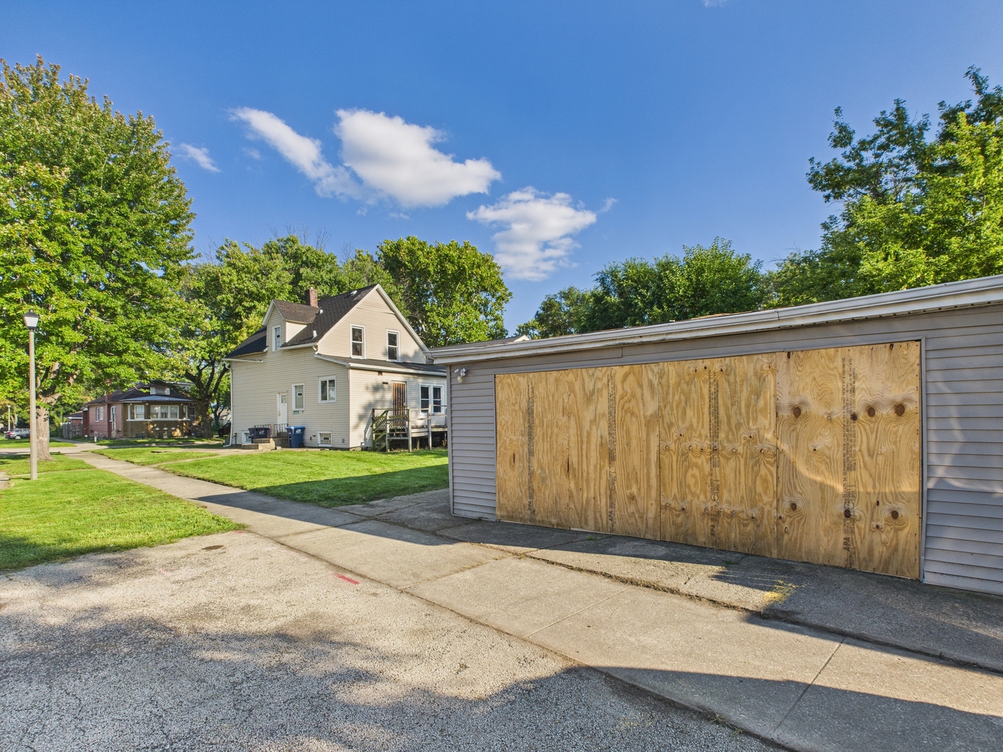 1812 S 20th Avenue, Maywood, IL 60153