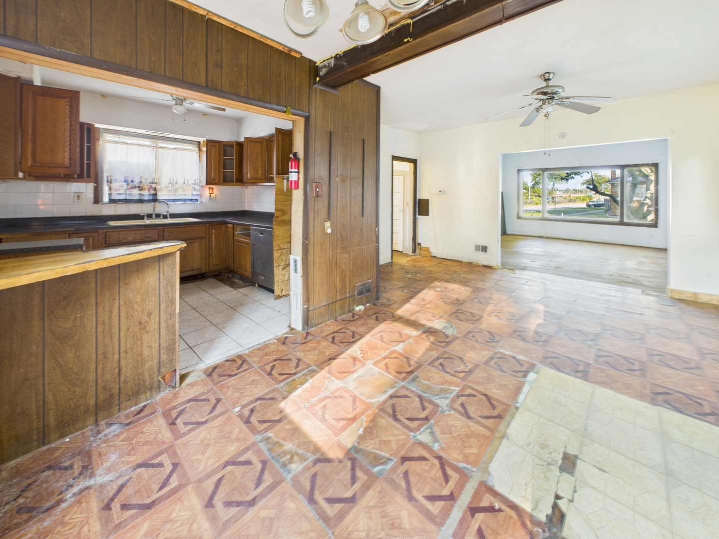 1812 S 20th Avenue, Maywood, IL 60153