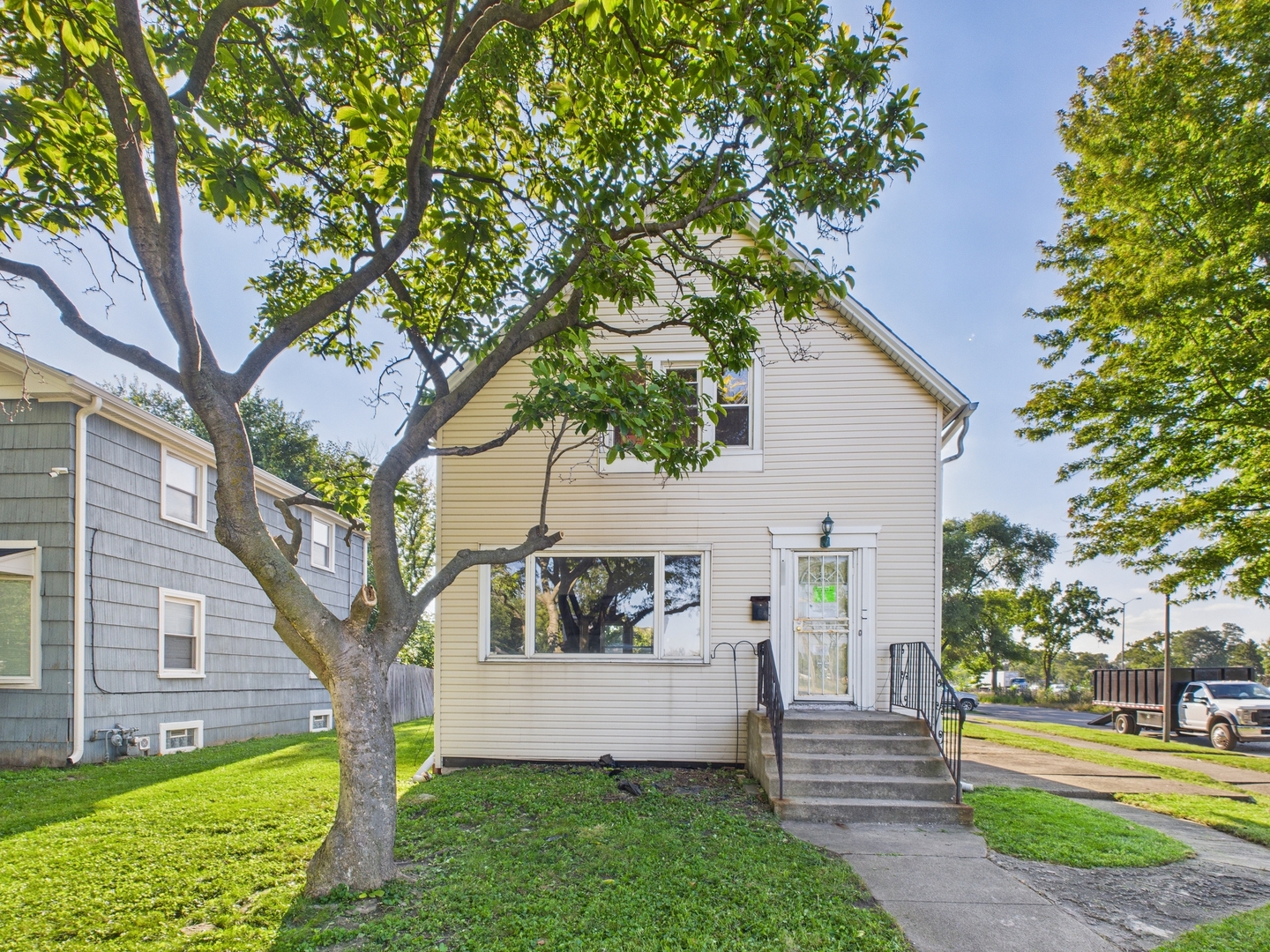 1812 S 20th Avenue, Maywood, IL 60153