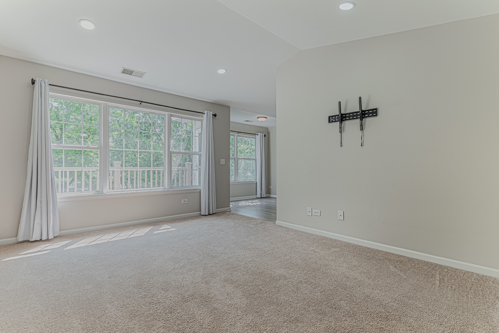 1171 N Red Oak Circle #3, Round Lake Beach, IL 60073