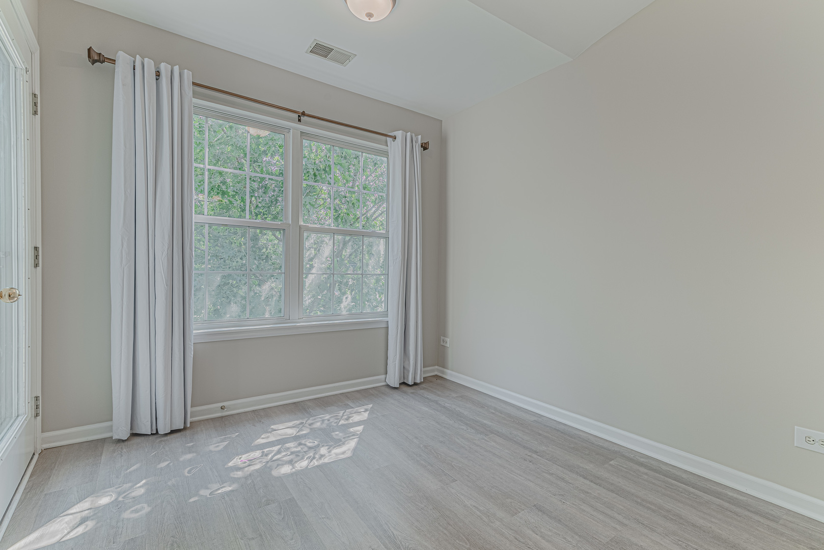 1171 N Red Oak Circle #3, Round Lake Beach, IL 60073