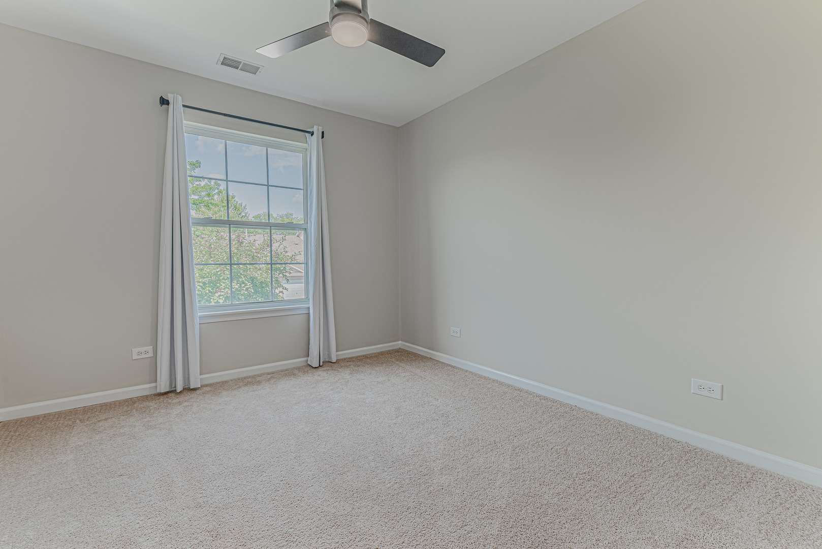1171 N Red Oak Circle #3, Round Lake Beach, IL 60073