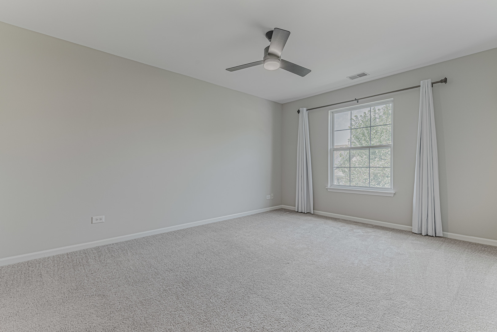 1171 N Red Oak Circle #3, Round Lake Beach, IL 60073