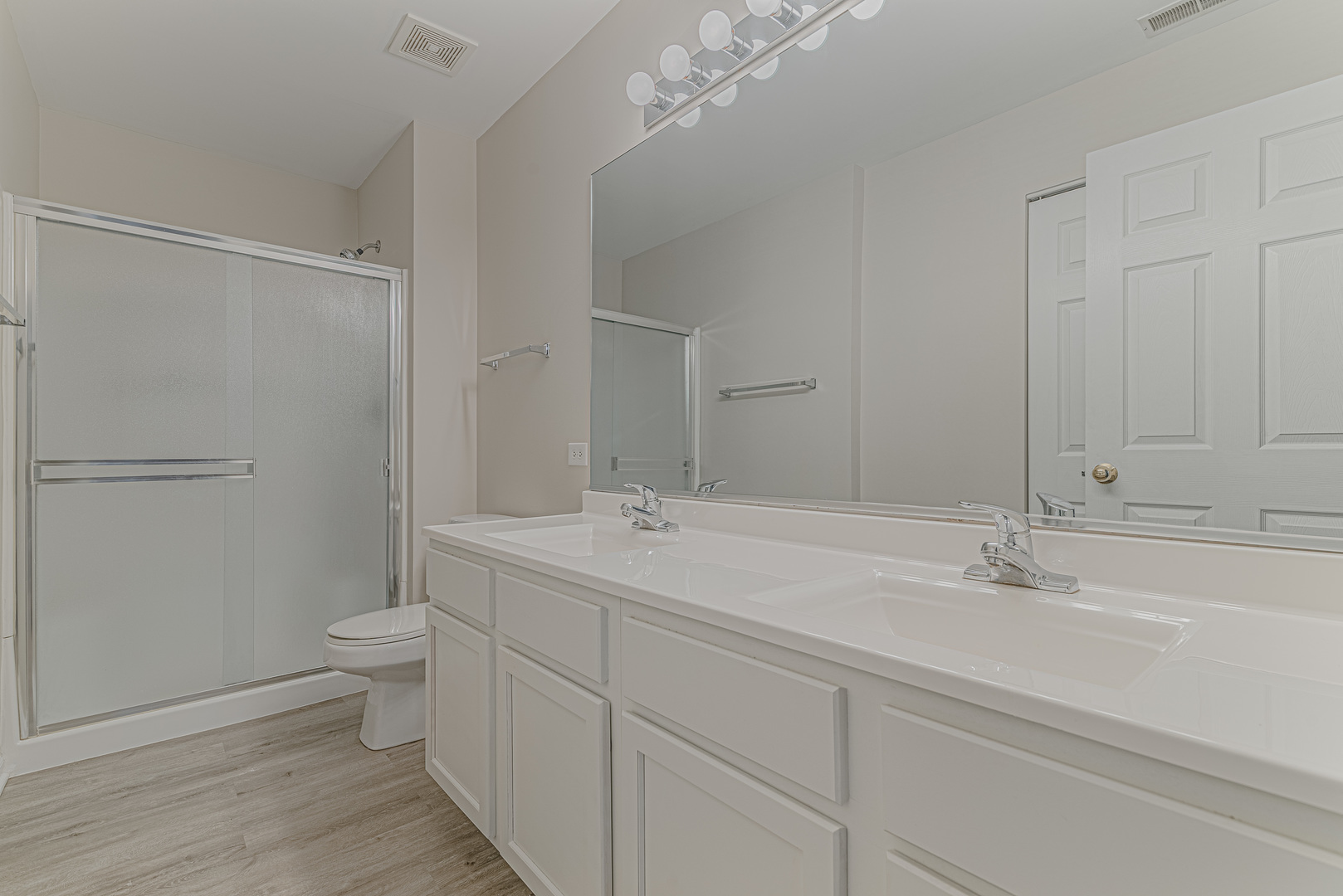 1171 N Red Oak Circle #3, Round Lake Beach, IL 60073