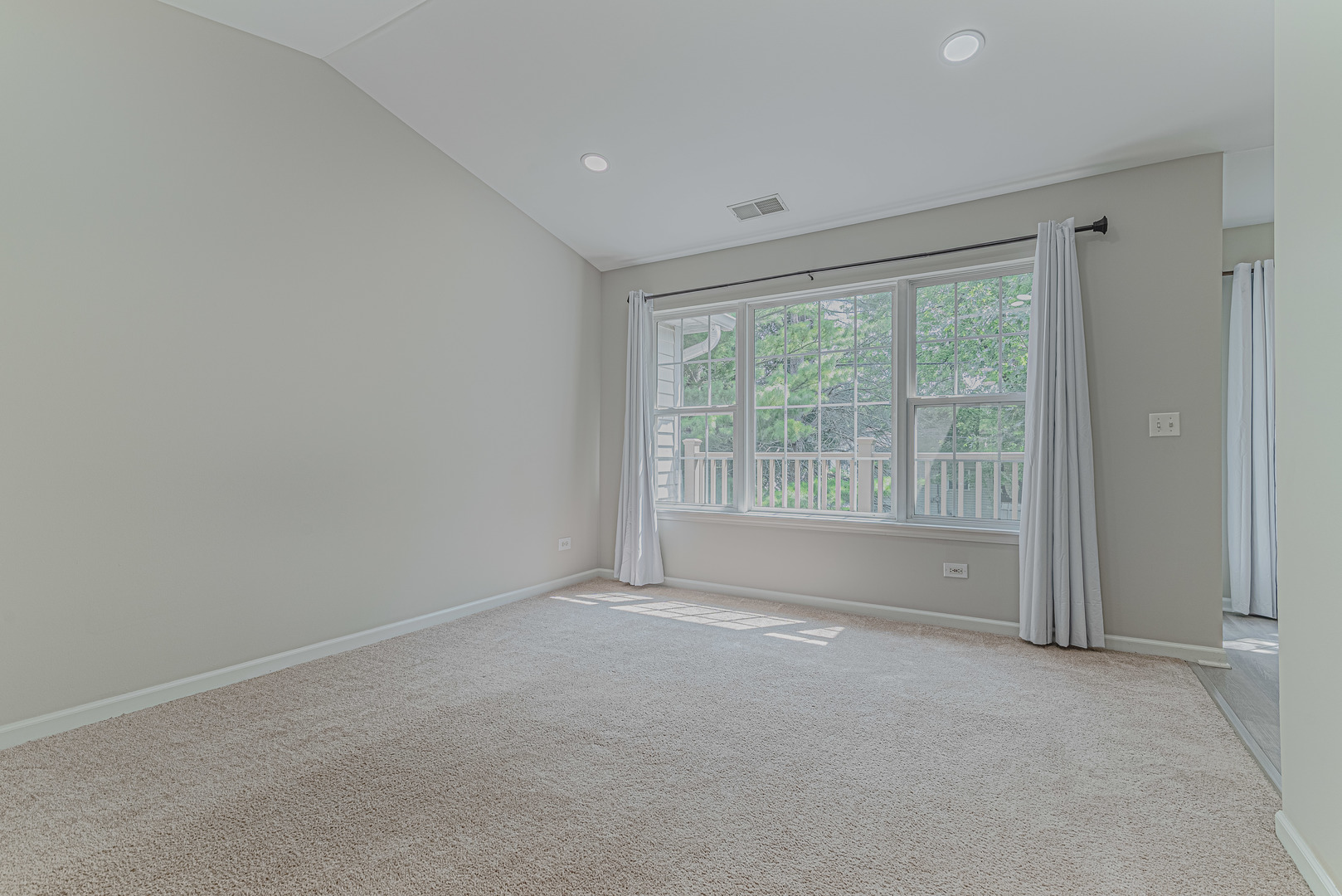 1171 N Red Oak Circle #3, Round Lake Beach, IL 60073