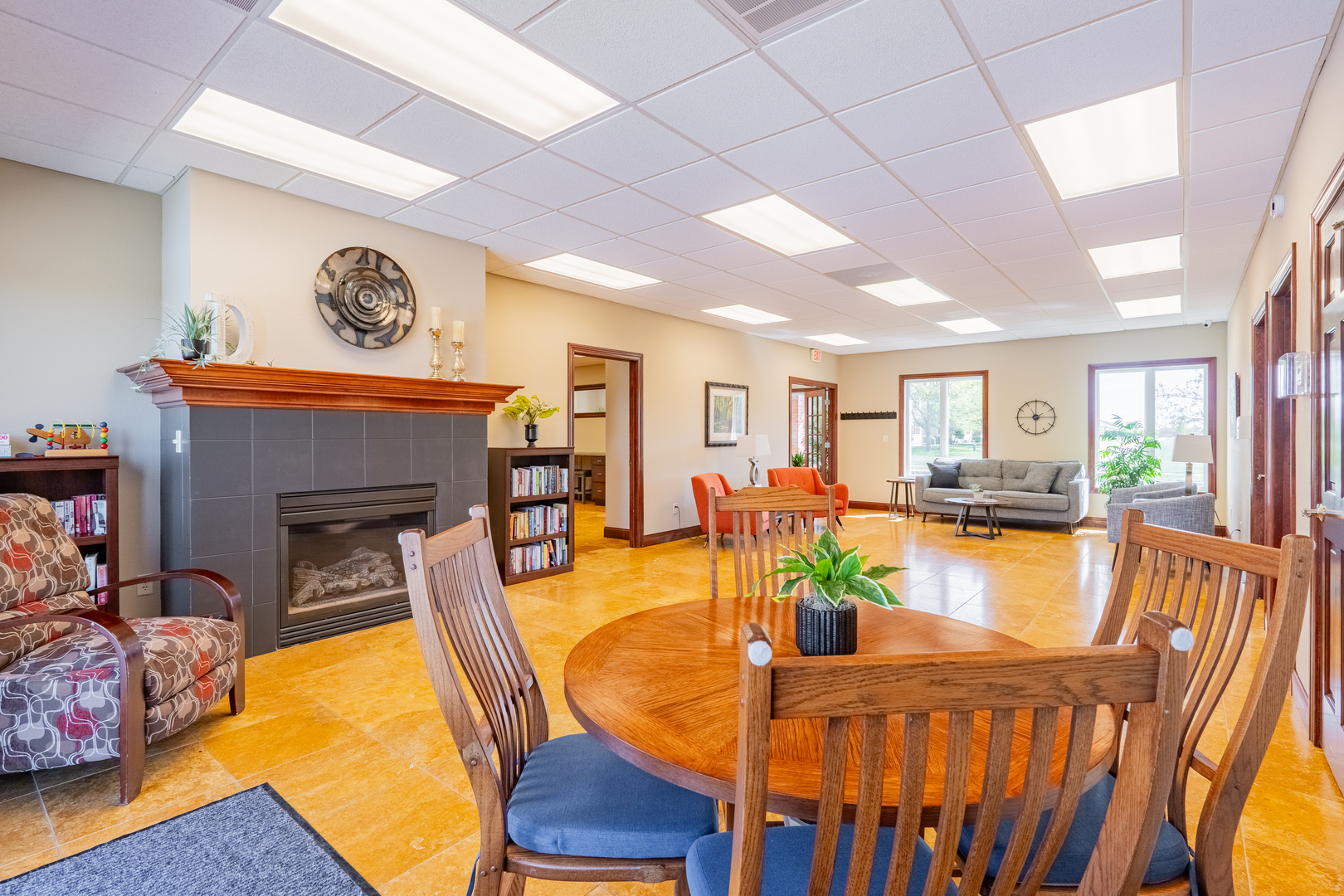 1906 Dunraven Road, Bloomington, IL 61704