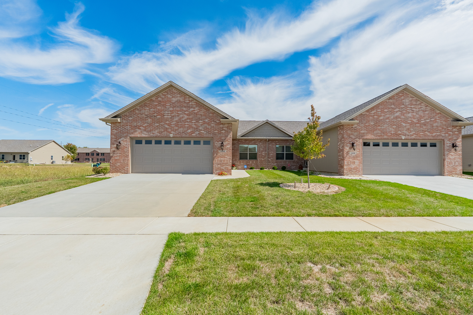 1906 Dunraven Road, Bloomington, IL 61704