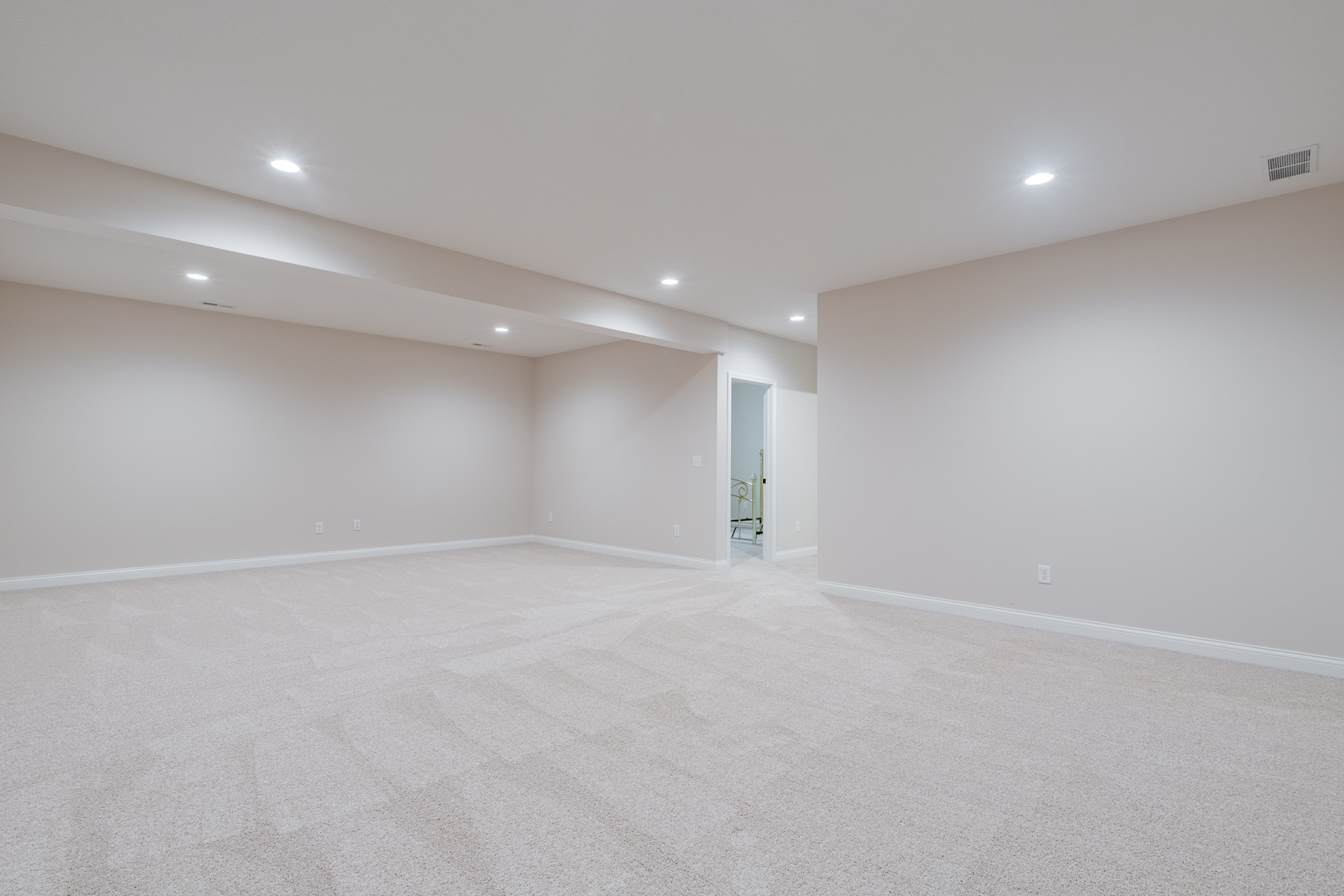 1906 Dunraven Road, Bloomington, IL 61704