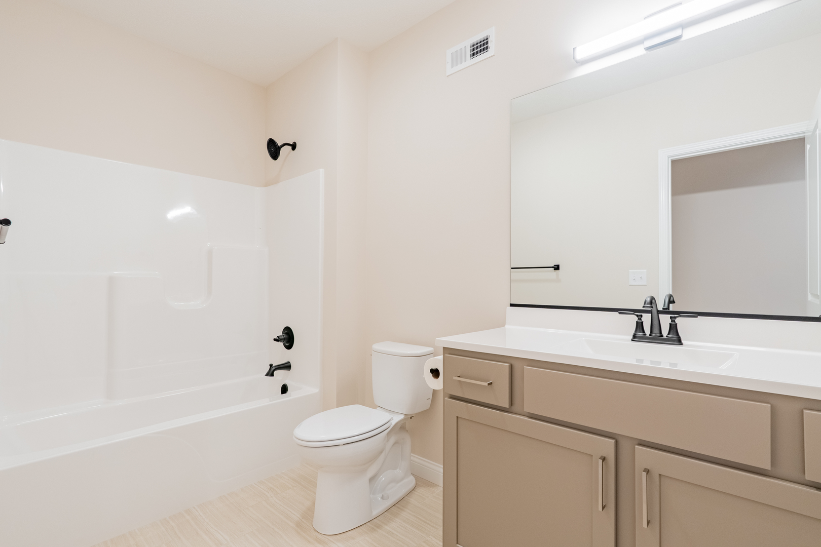 1906 Dunraven Road, Bloomington, IL 61704