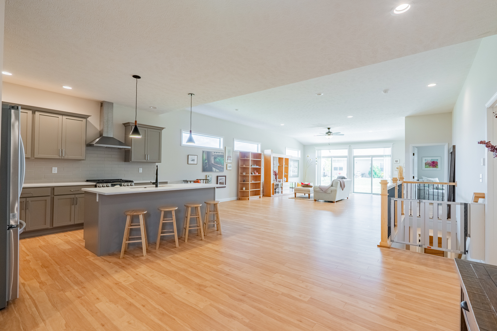 1906 Dunraven Road, Bloomington, IL 61704