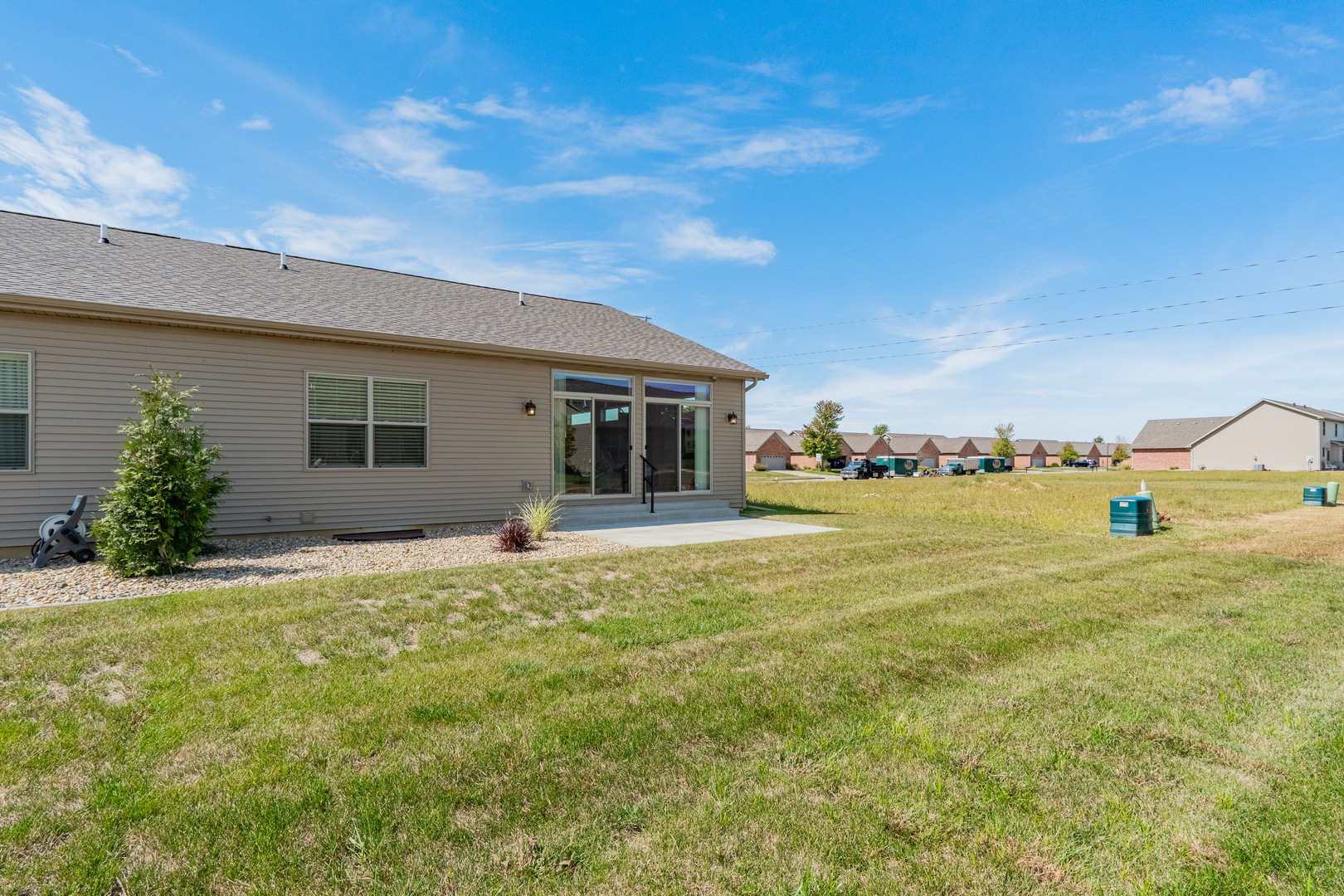 1906 Dunraven Road, Bloomington, IL 61704