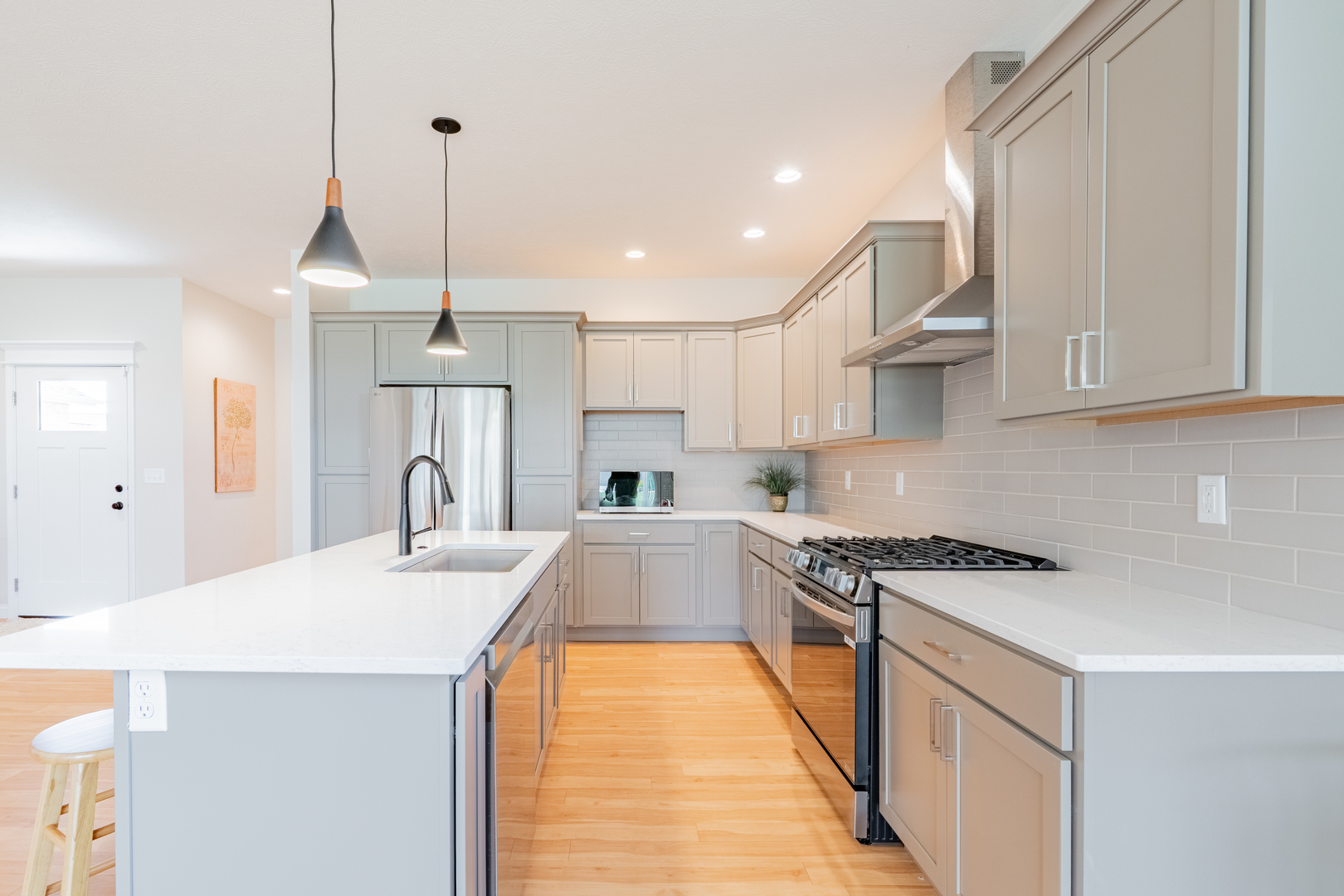 1906 Dunraven Road, Bloomington, IL 61704