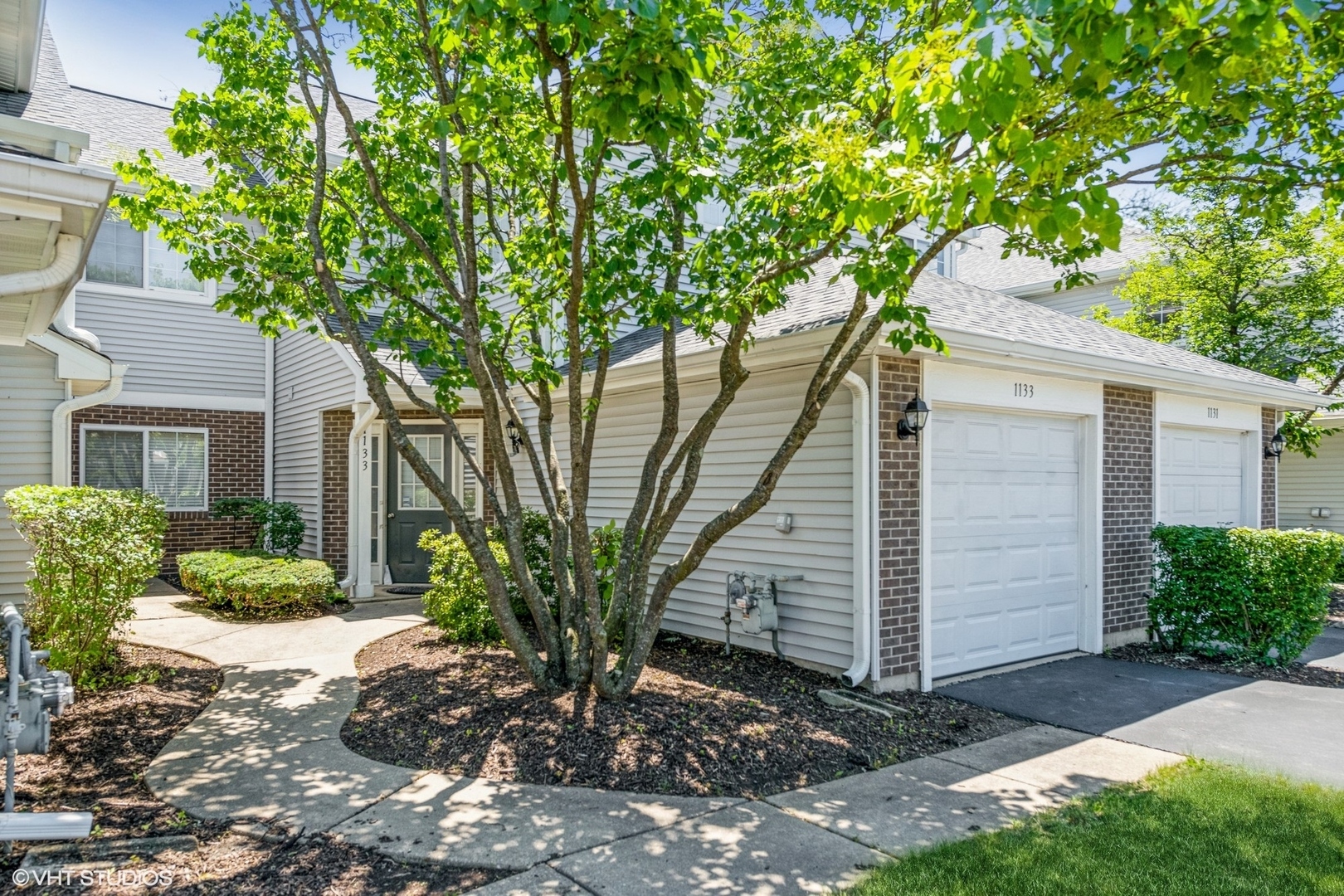 1133 E Cambria Lane, Lombard, IL 60148
