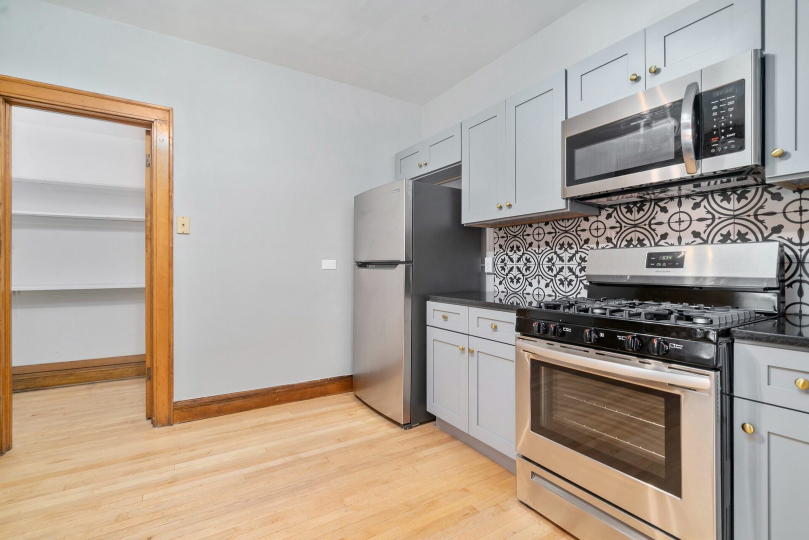 530 Hillside Avenue #1-N, Glen Ellyn, IL 60137