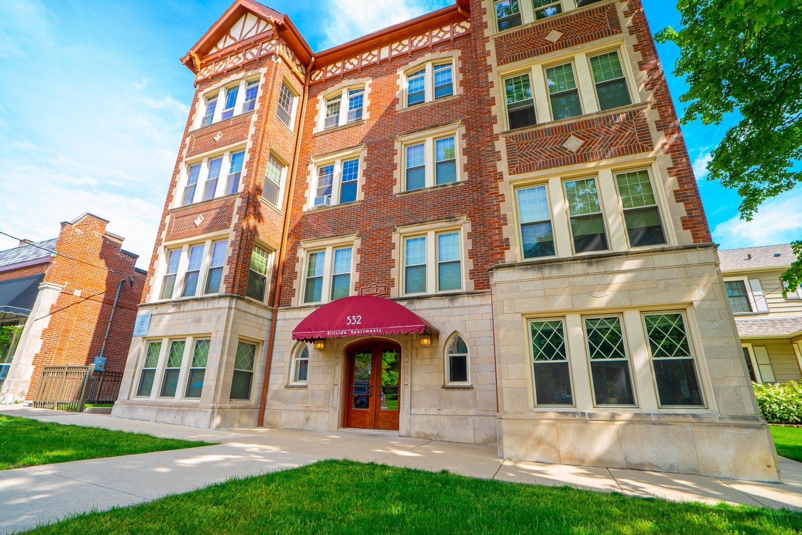 530 Hillside Avenue #1-N, Glen Ellyn, IL 60137