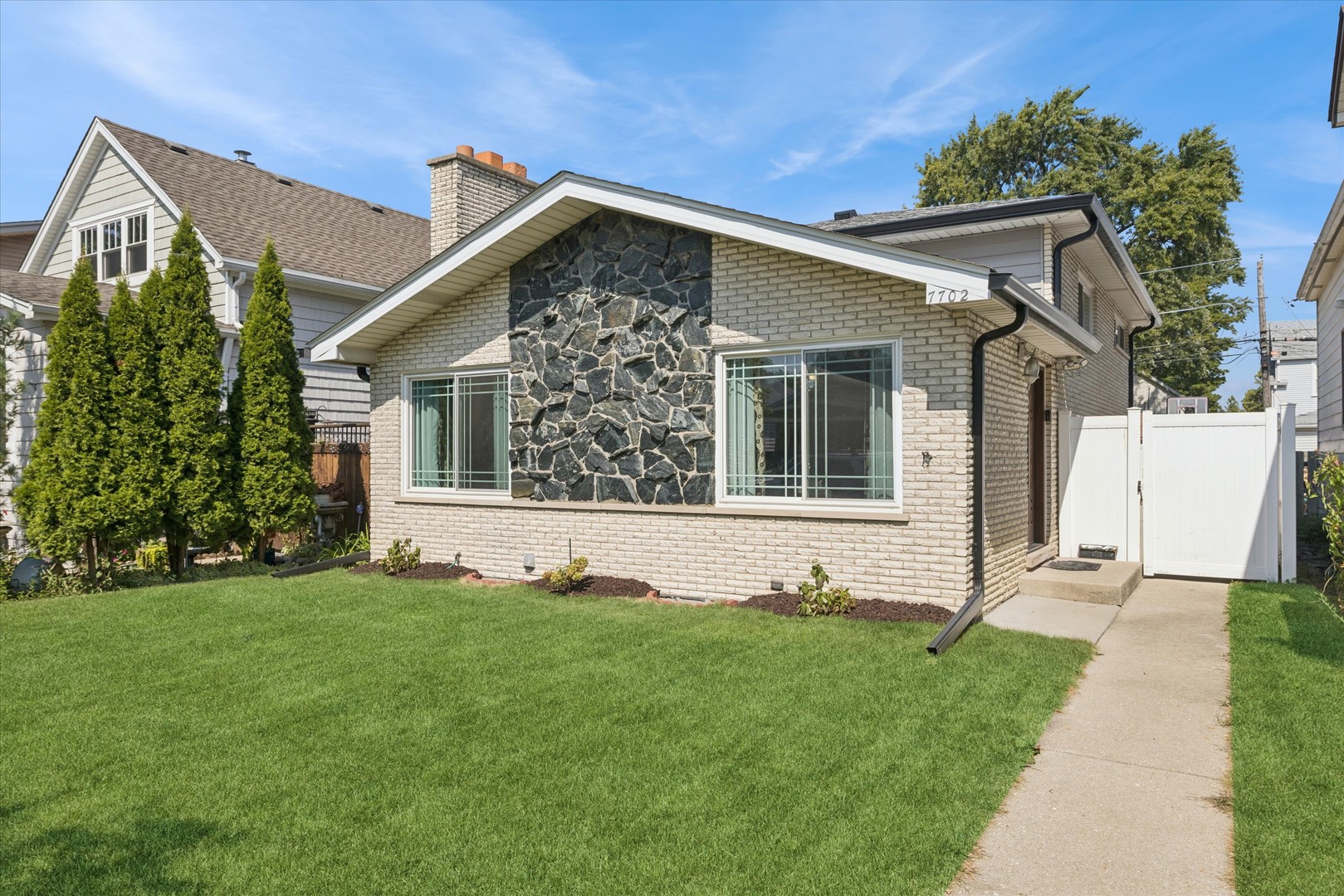 7702 W 66th Street, Bedford Park, IL 60501