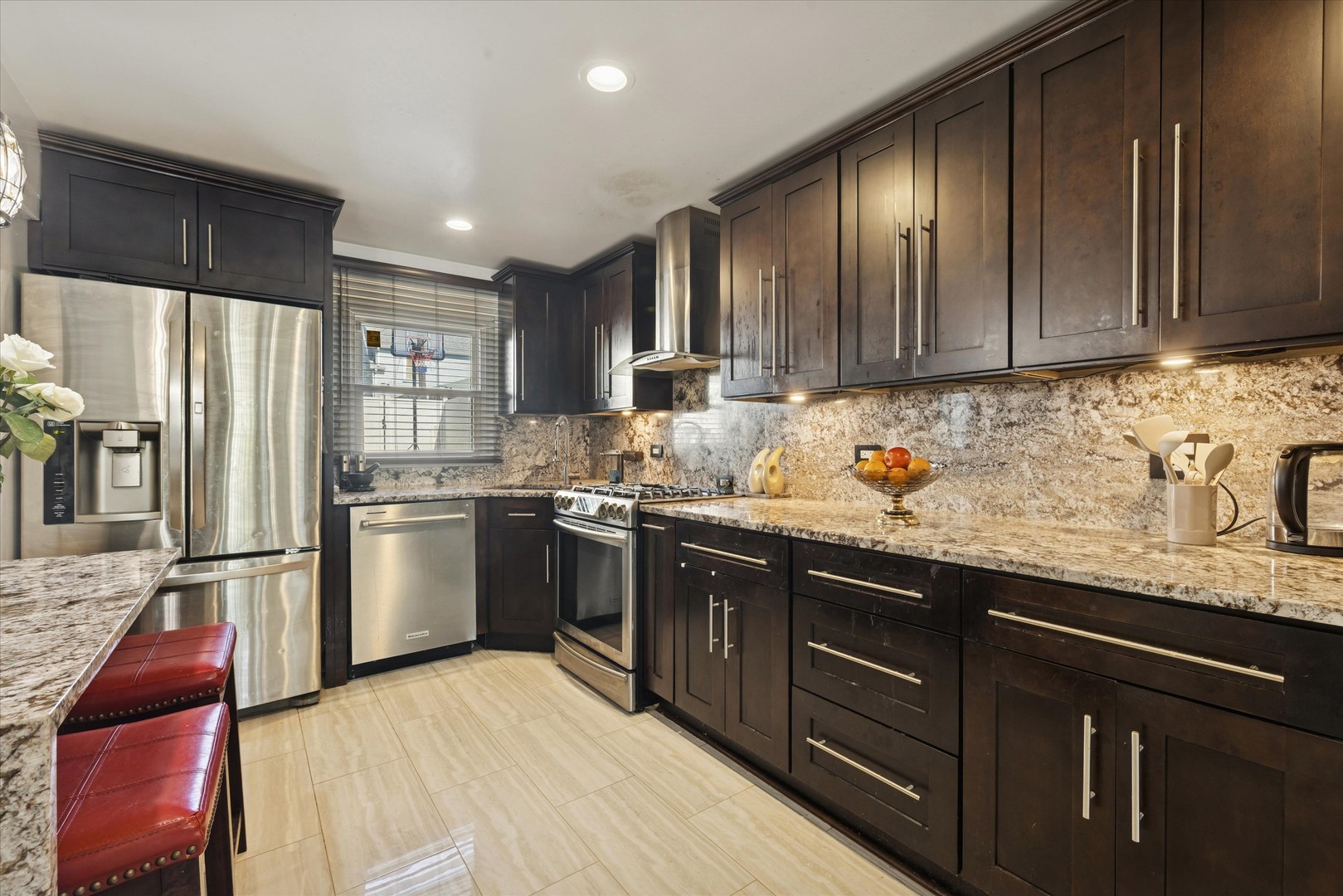 7702 W 66th Street, Bedford Park, IL 60501