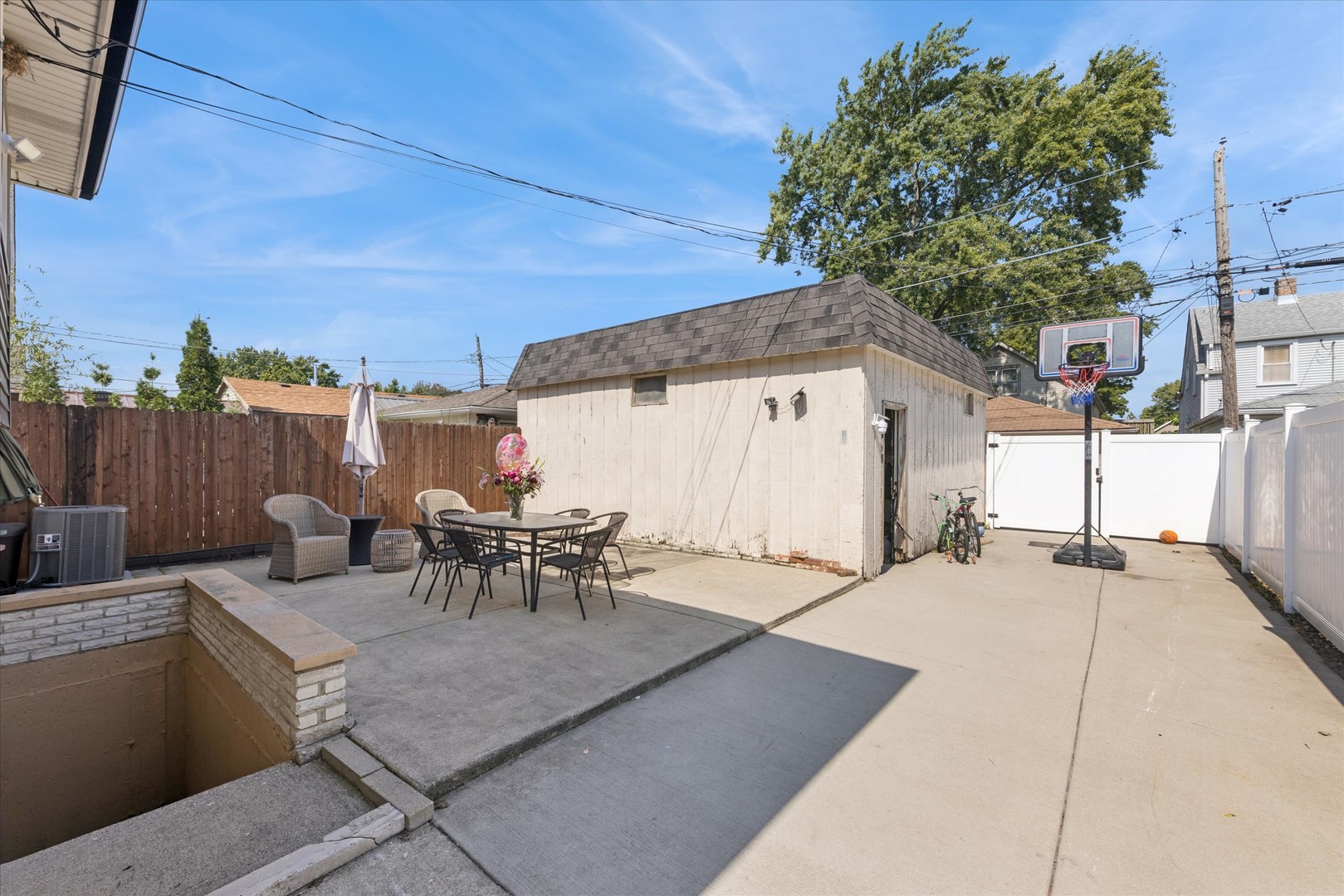 7702 W 66th Street, Bedford Park, IL 60501