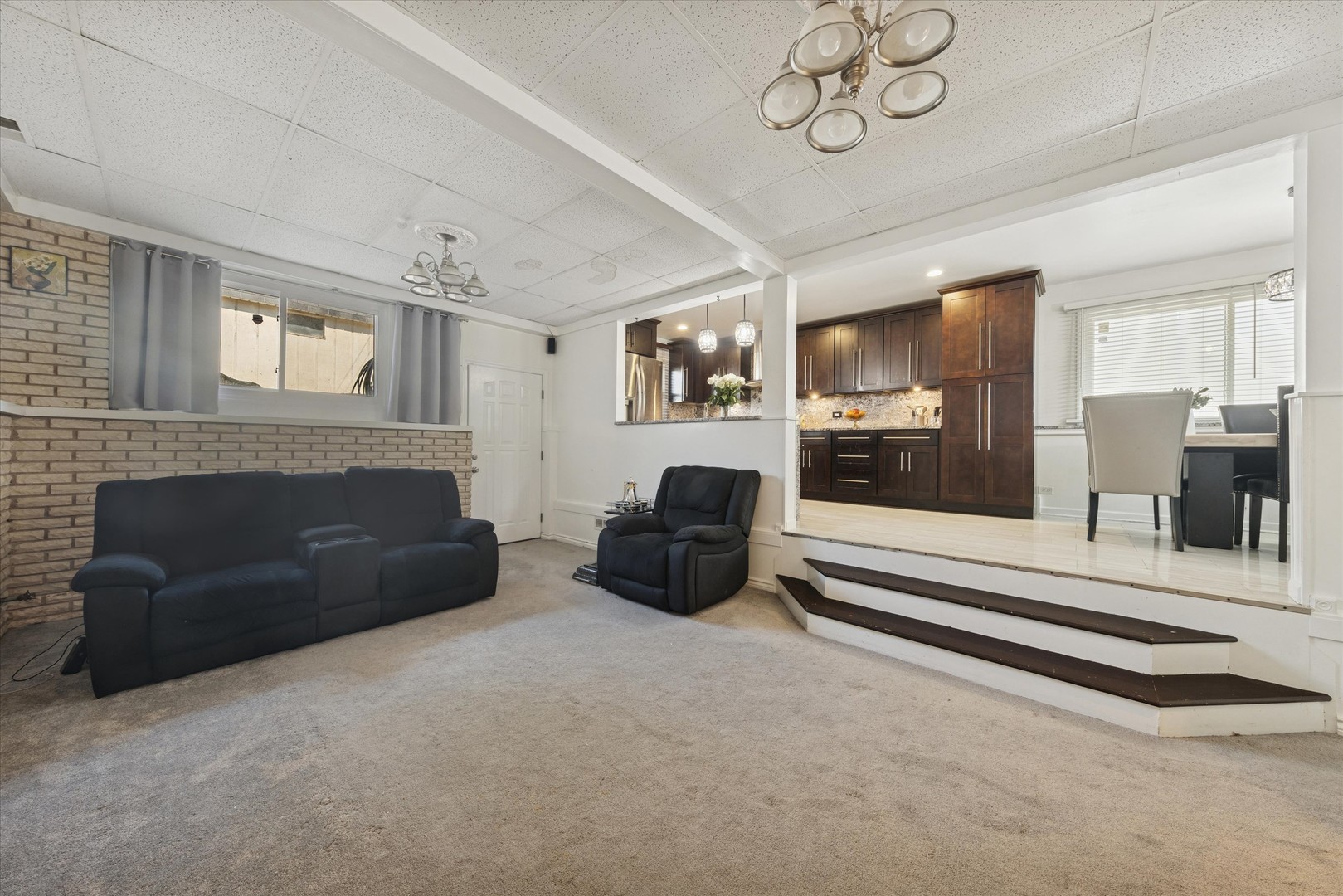 7702 W 66th Street, Bedford Park, IL 60501