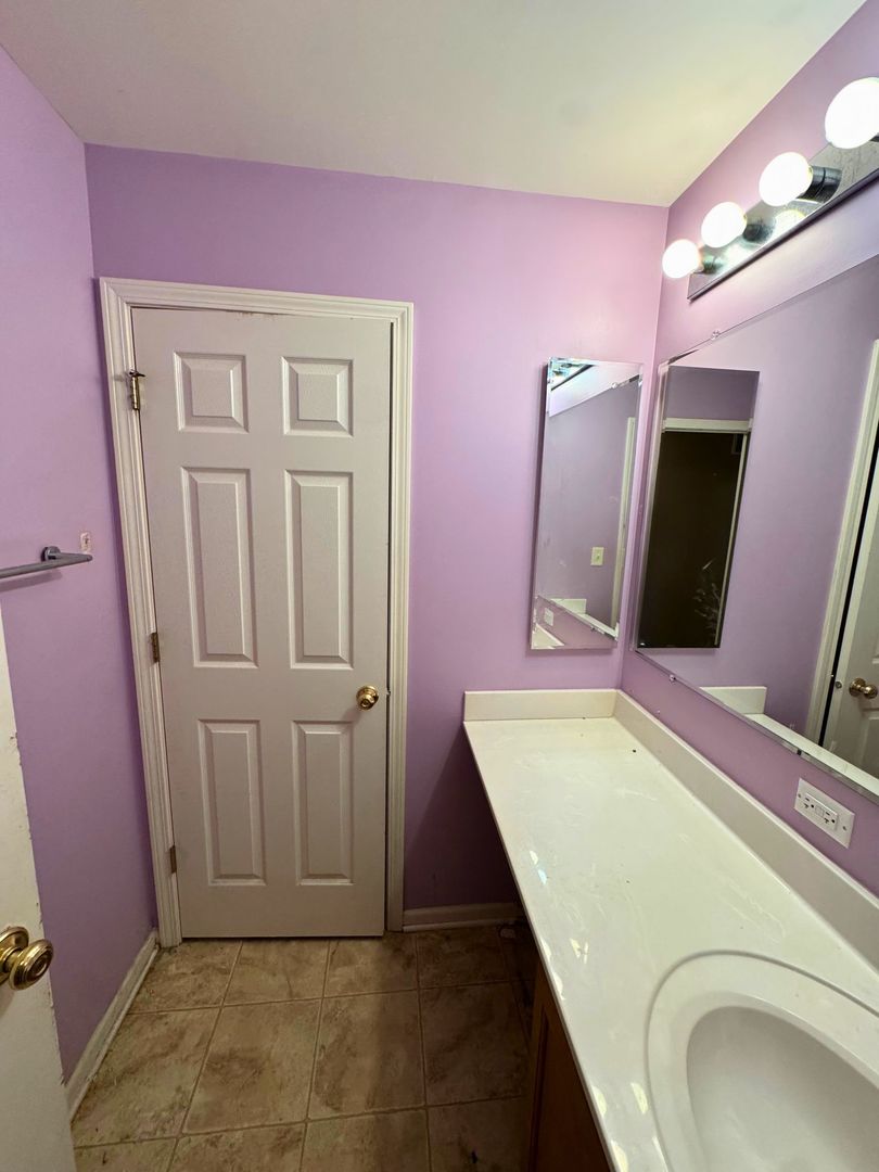 313 Kensington Drive, Oswego, IL 60543