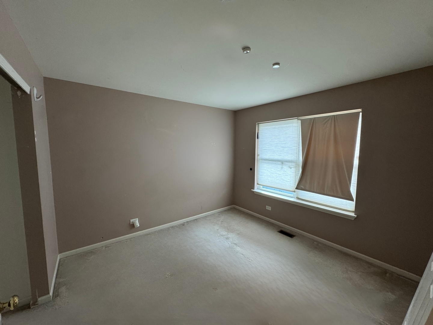 313 Kensington Drive, Oswego, IL 60543