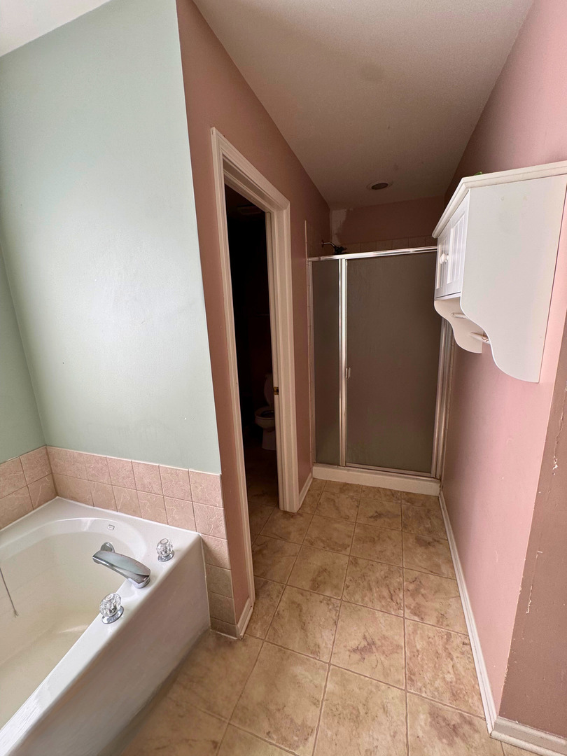 313 Kensington Drive, Oswego, IL 60543